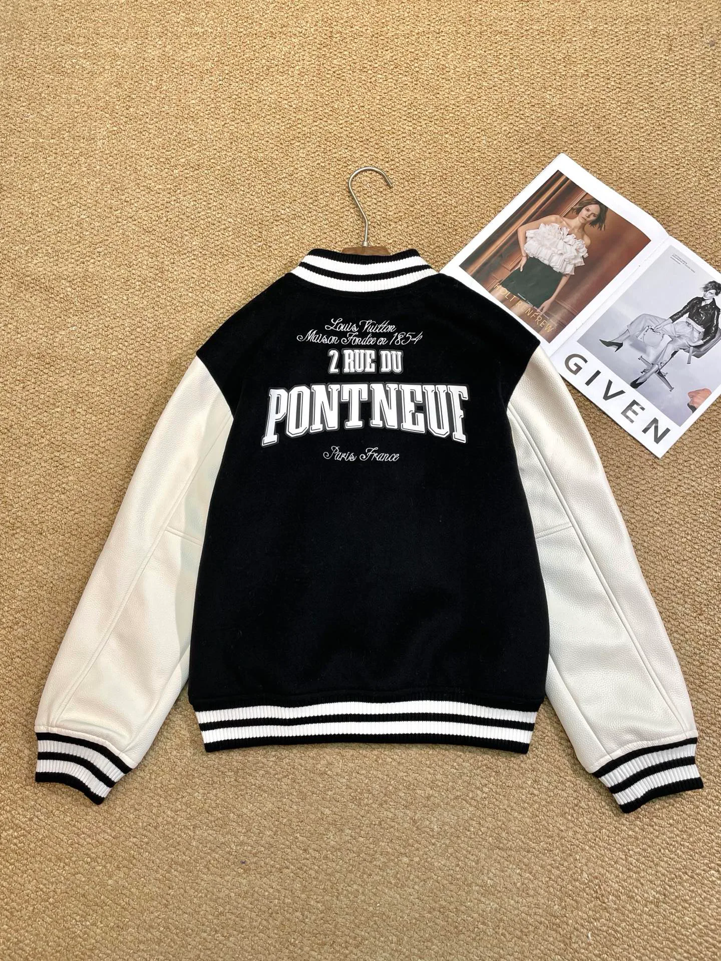 Куртки Женские Louis Vuitton 107655