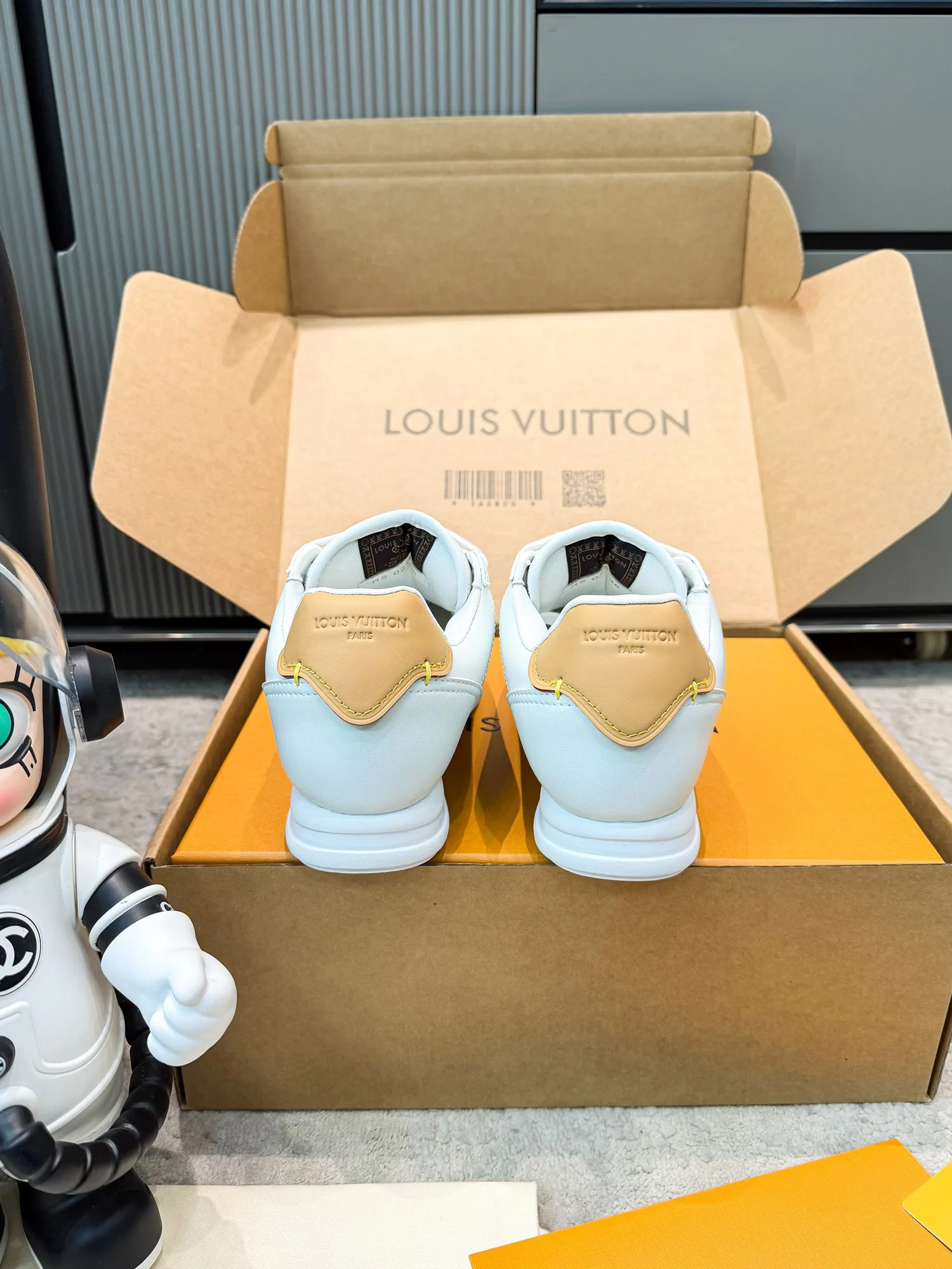 Кроссовки Женские Louis Vuitton 9158846