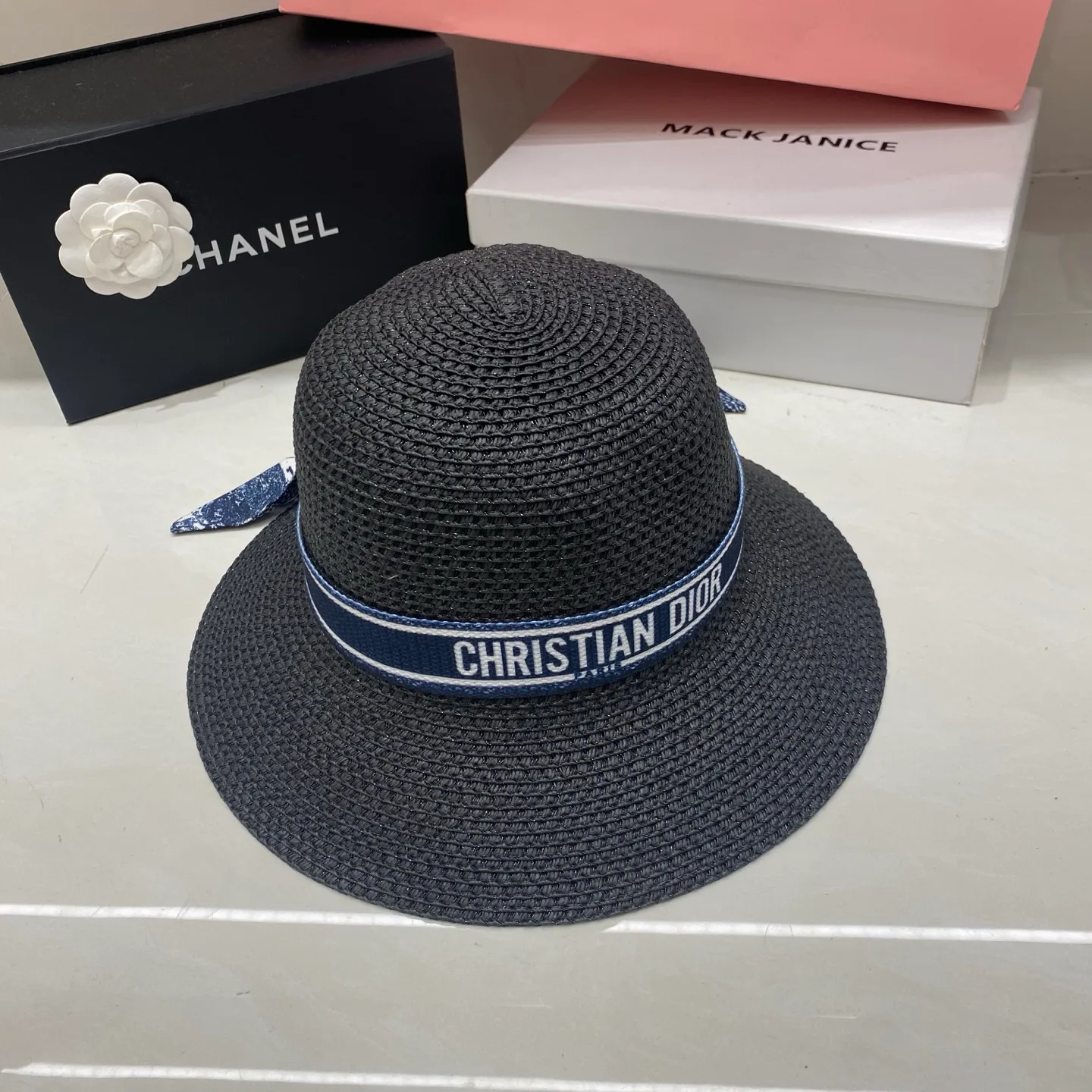 Головные Уборы Christian Dior 17498279