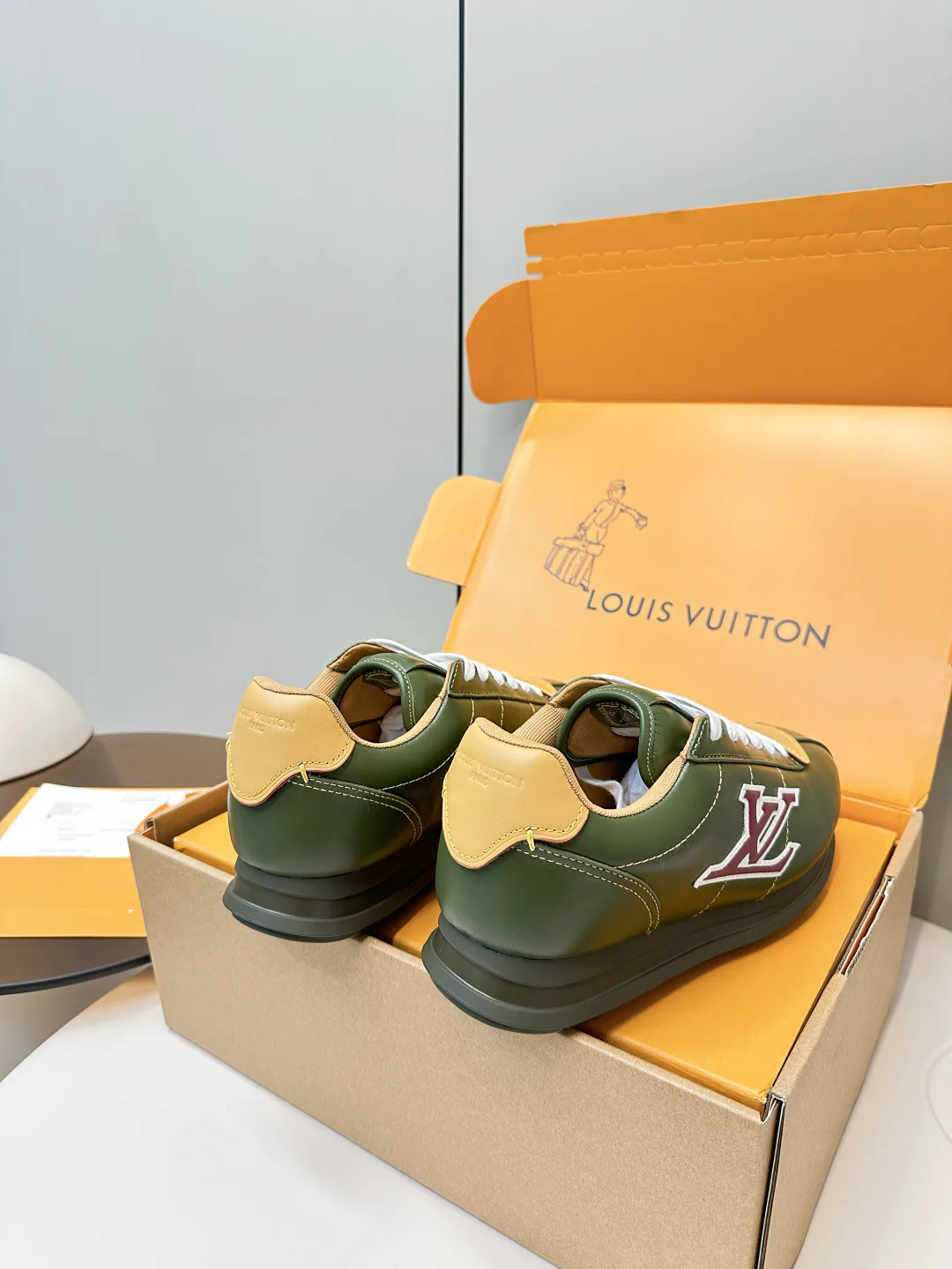 Кроссовки Женские Louis Vuitton 60073