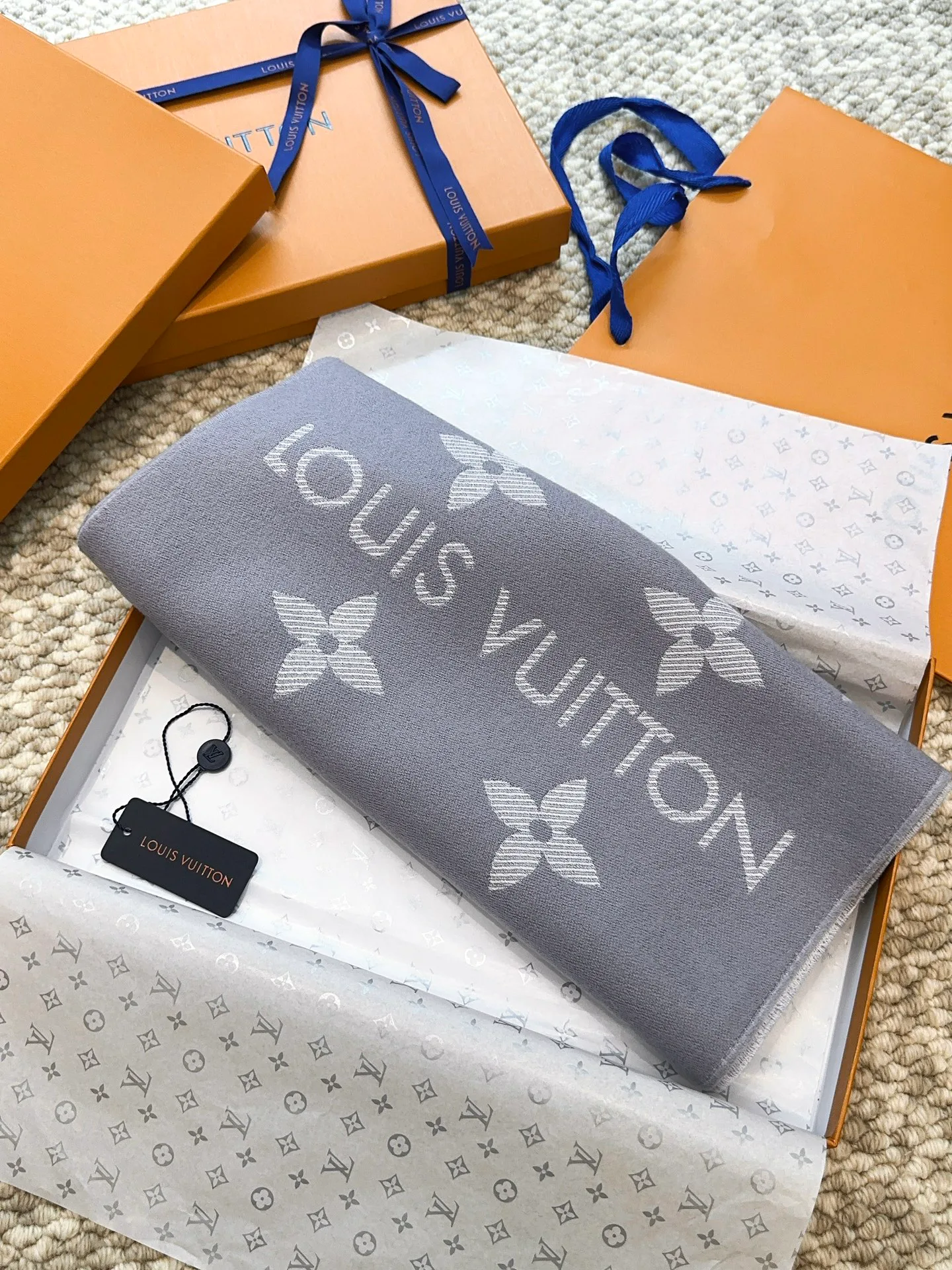 Шарфы Louis Vuitton 4420