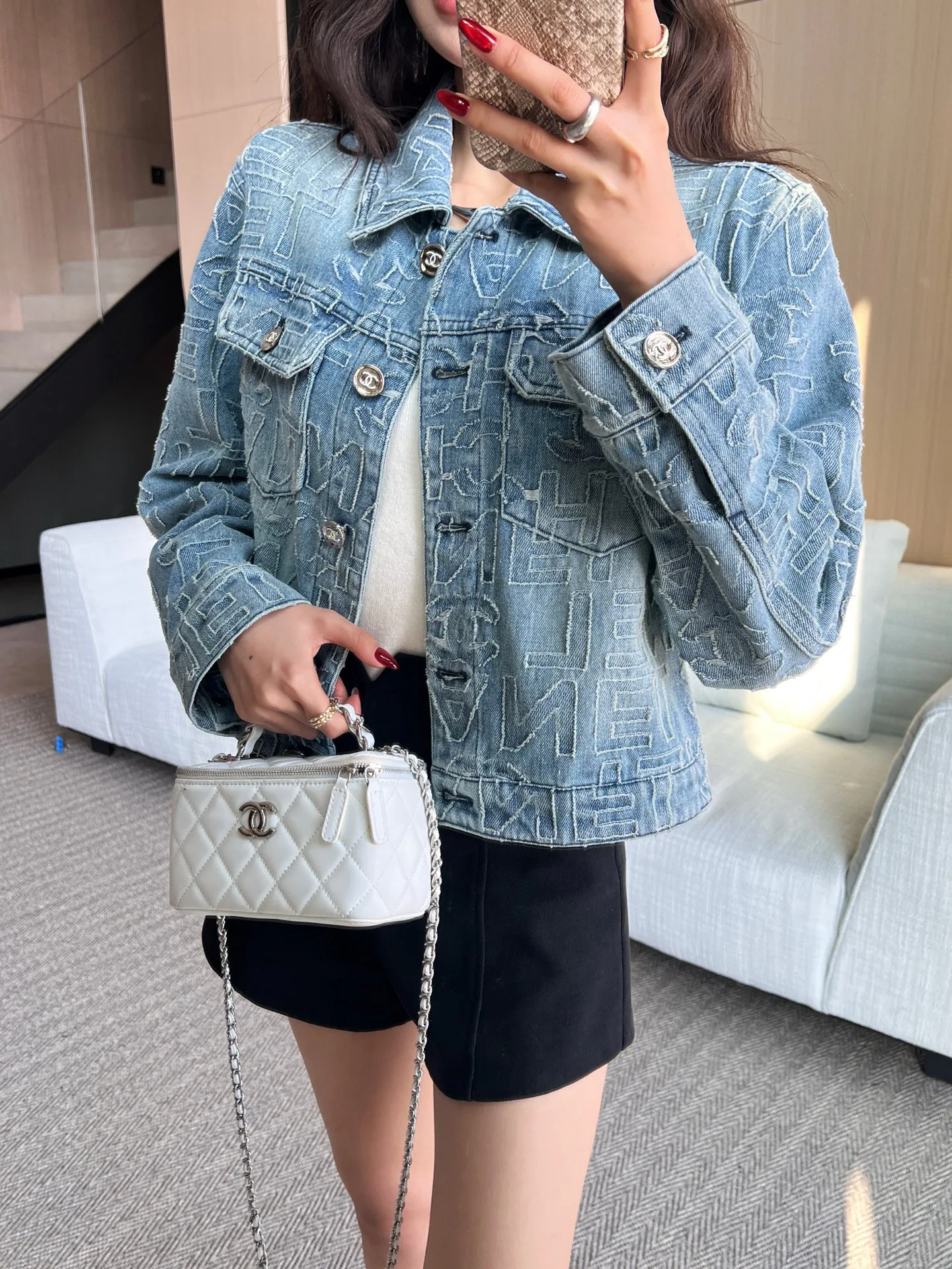 Куртки И Пуховики Женские Chanel 8115