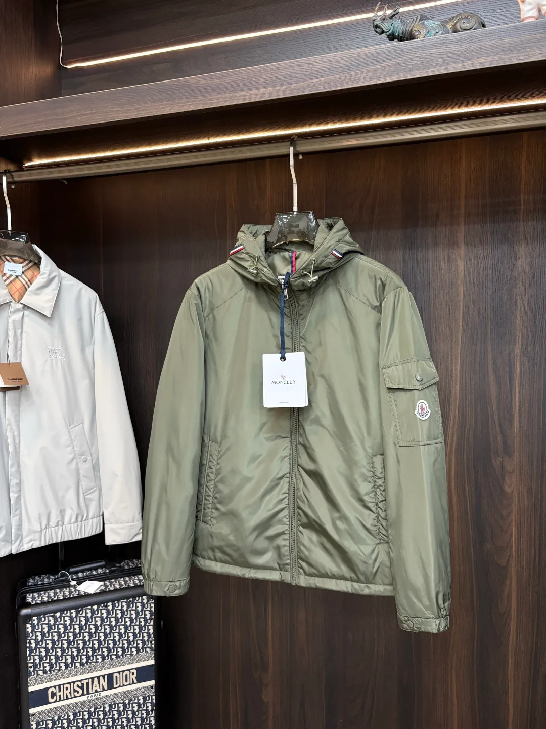 Куртки И Пуховики Женские Moncler 18157299
