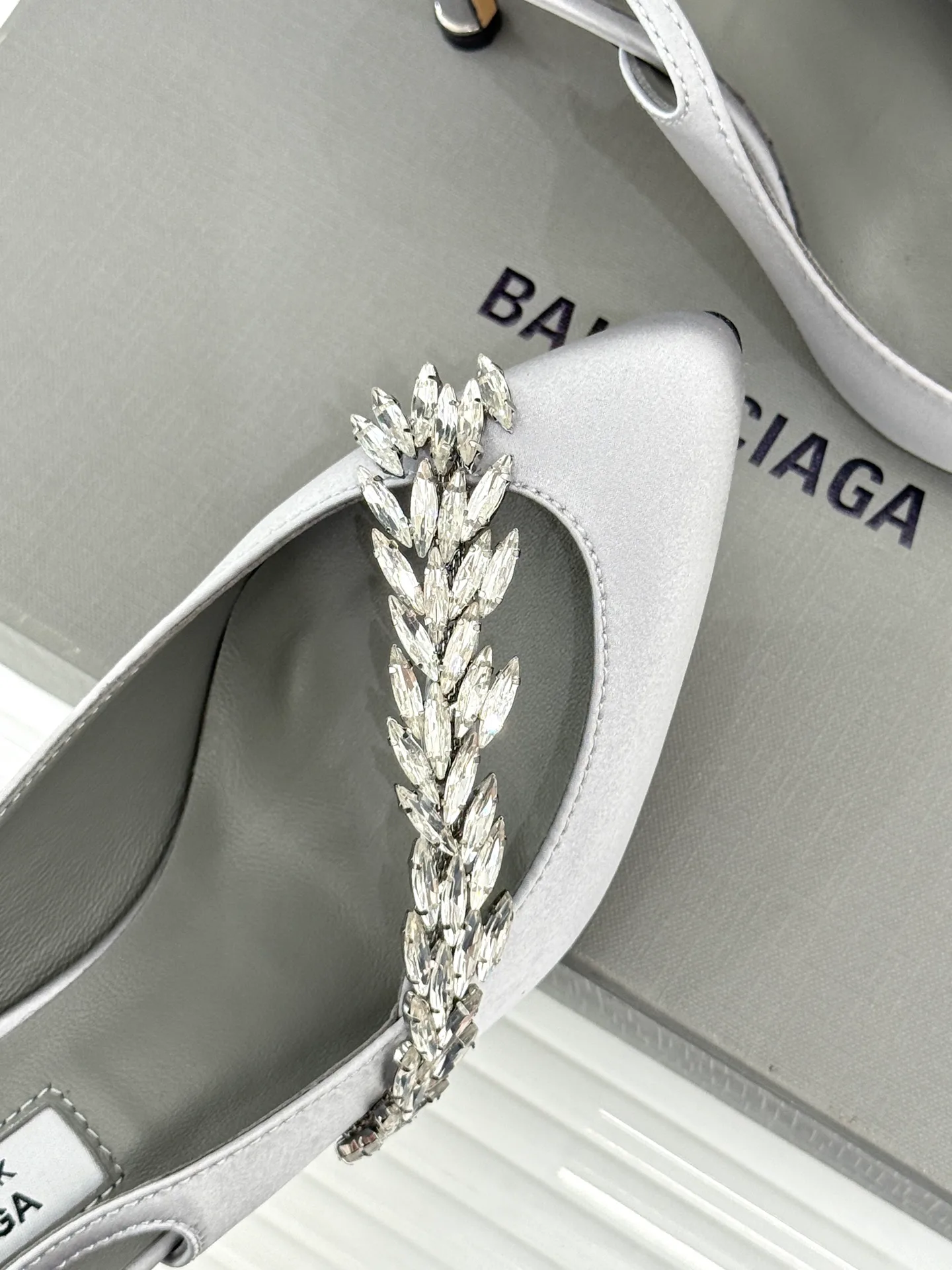 Босоножки Женские Balenciaga 16973367
