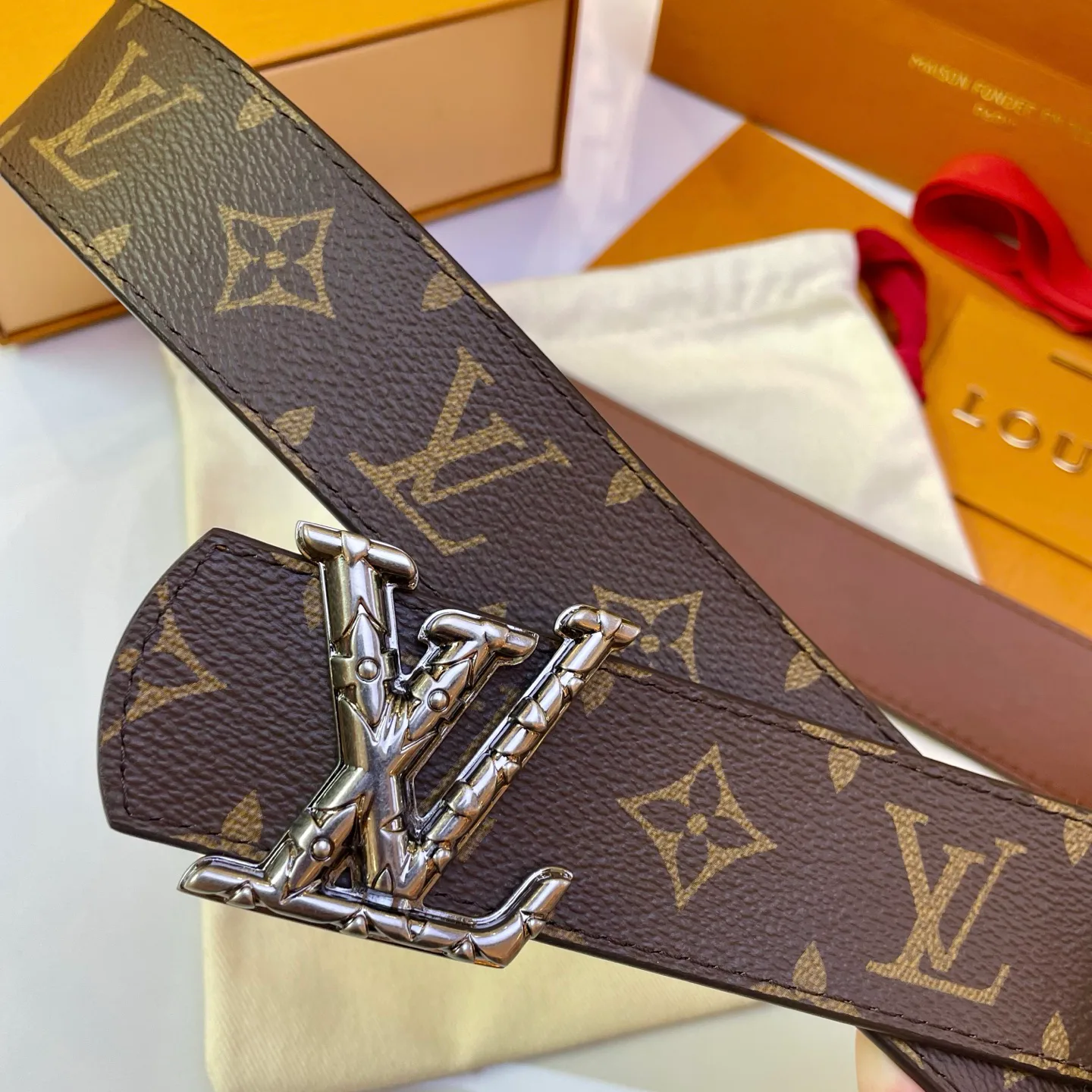 Ремни Louis Vuitton 11406577