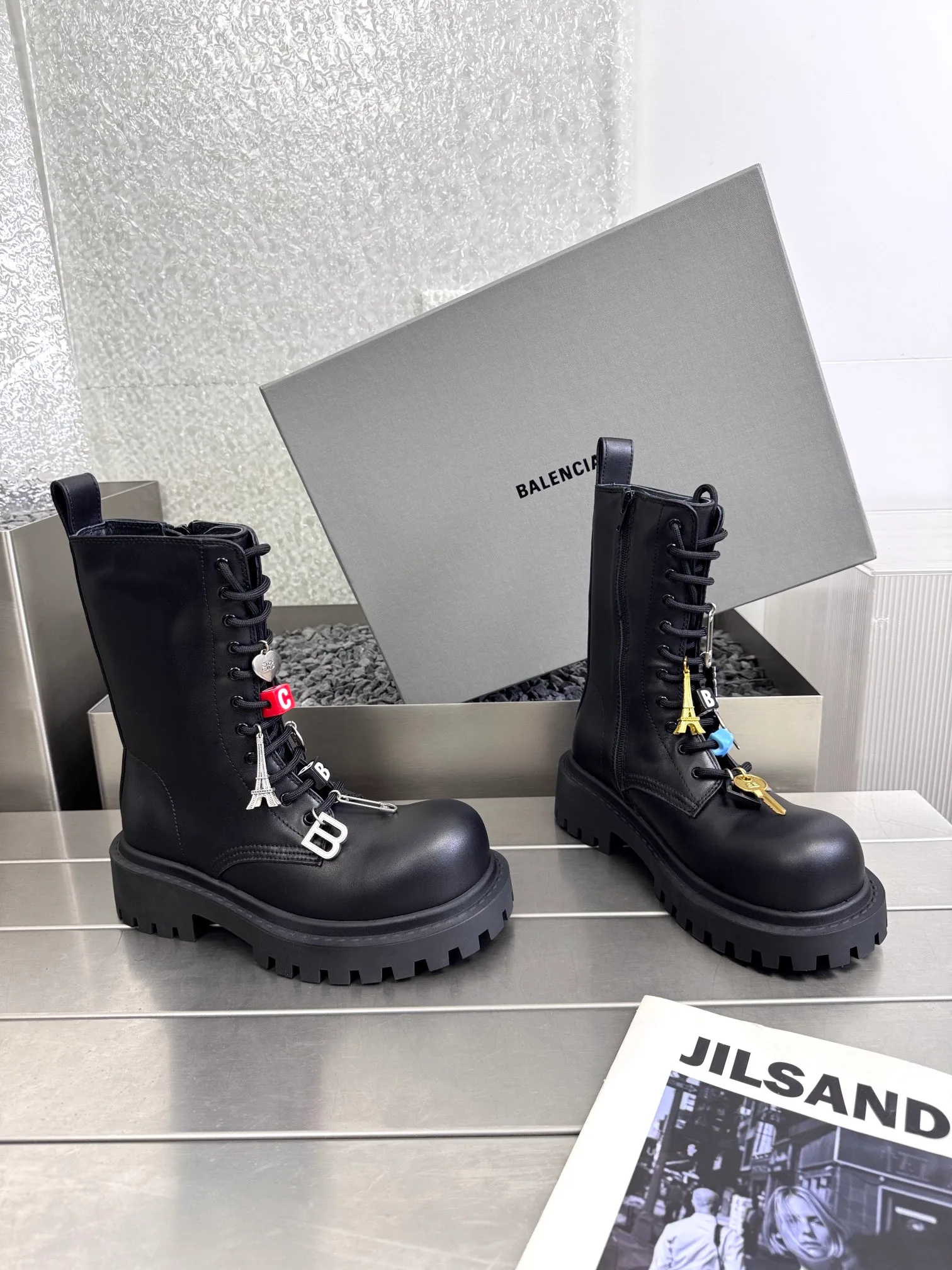 Ботинки Женские Balenciaga 17912876