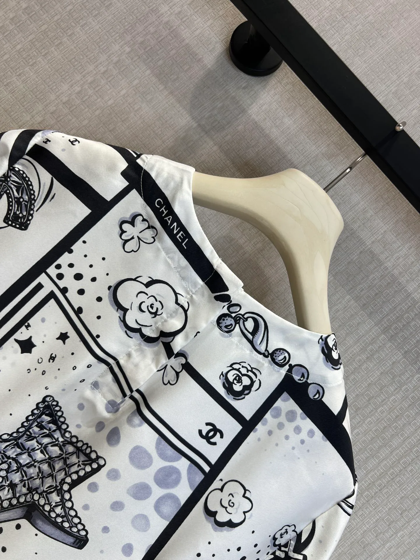 Футболки Женские Chanel 13436374