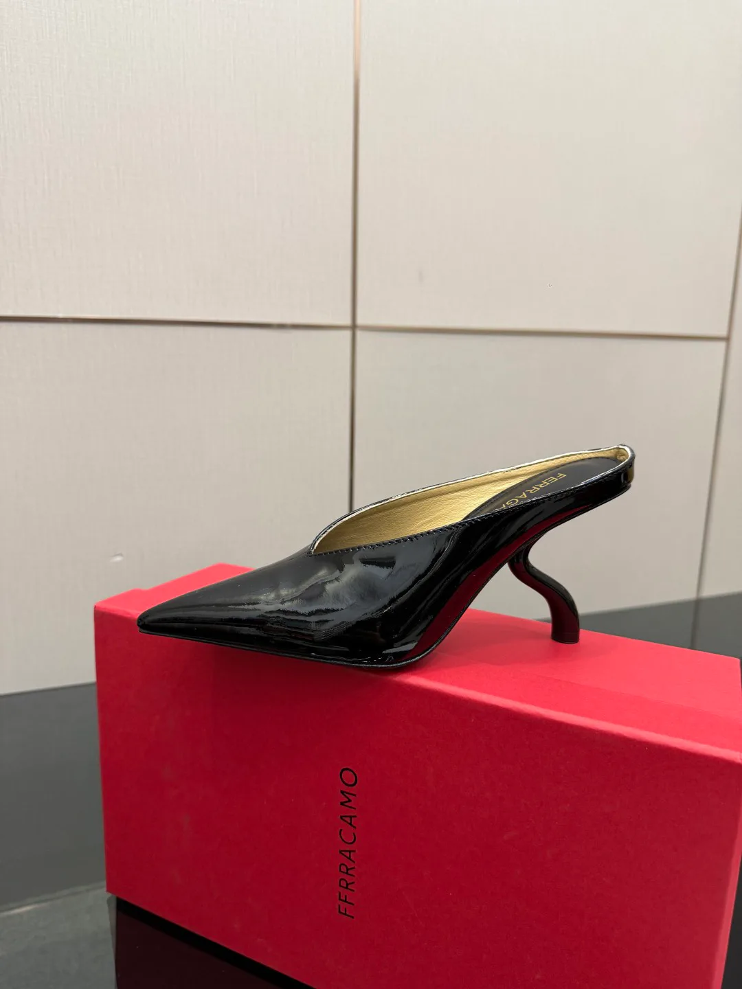 Туфли Женские Salvatore Ferragamo 528603