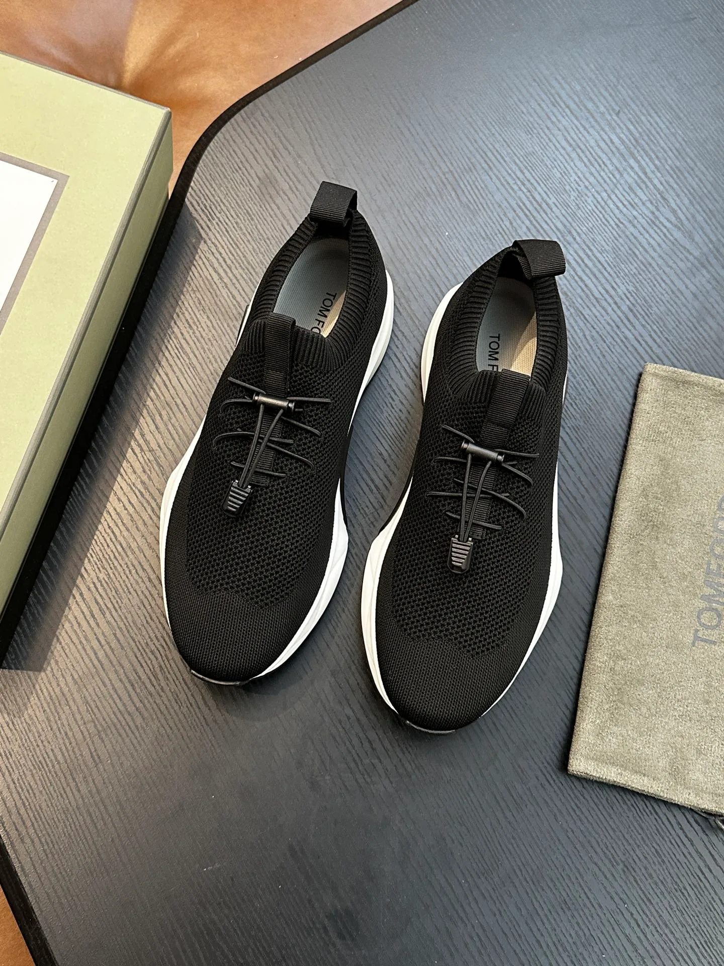 Кроссовки Мужские Tom Ford 18201495