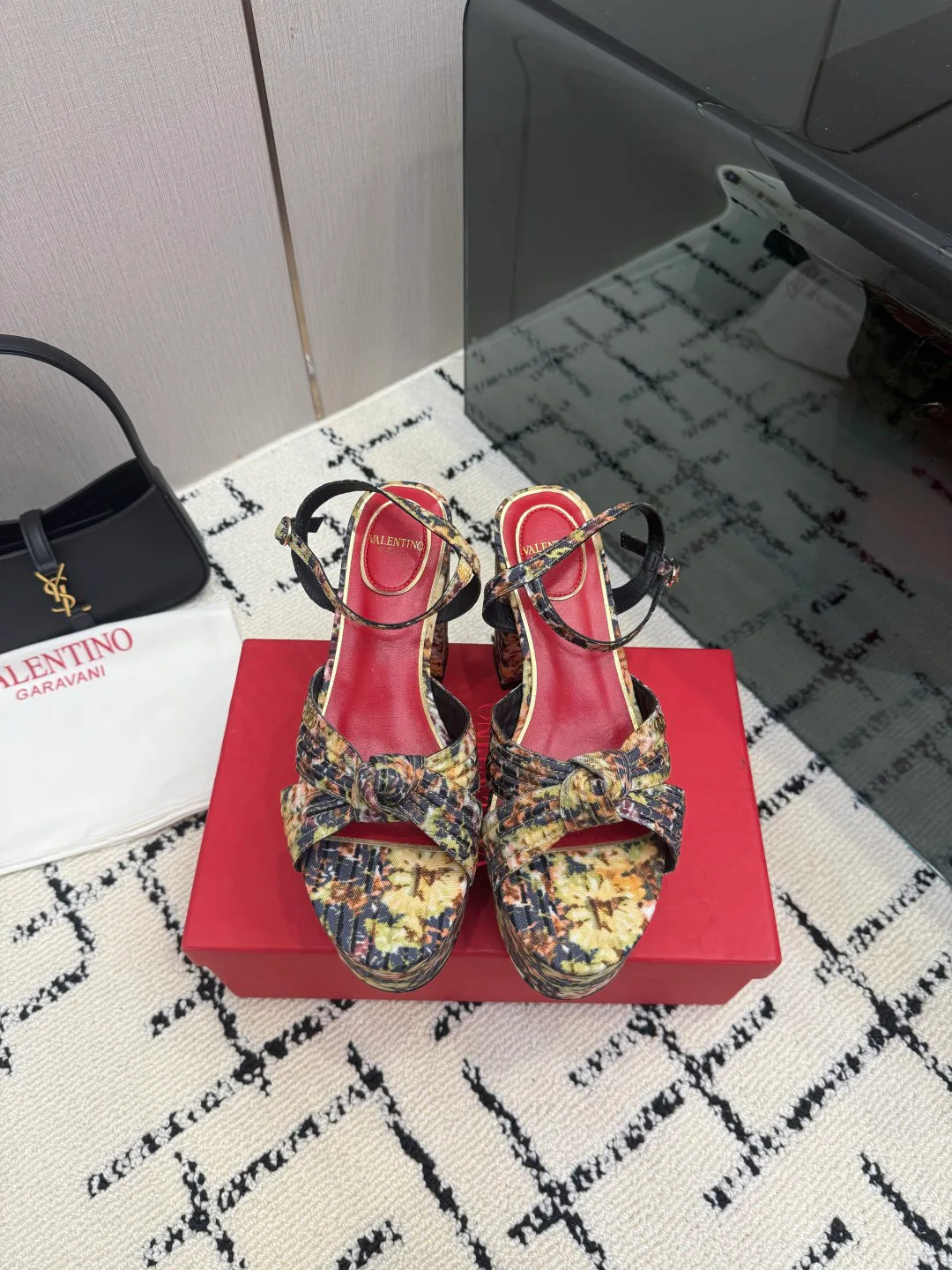 Босоножки Женские Valentino 16863577