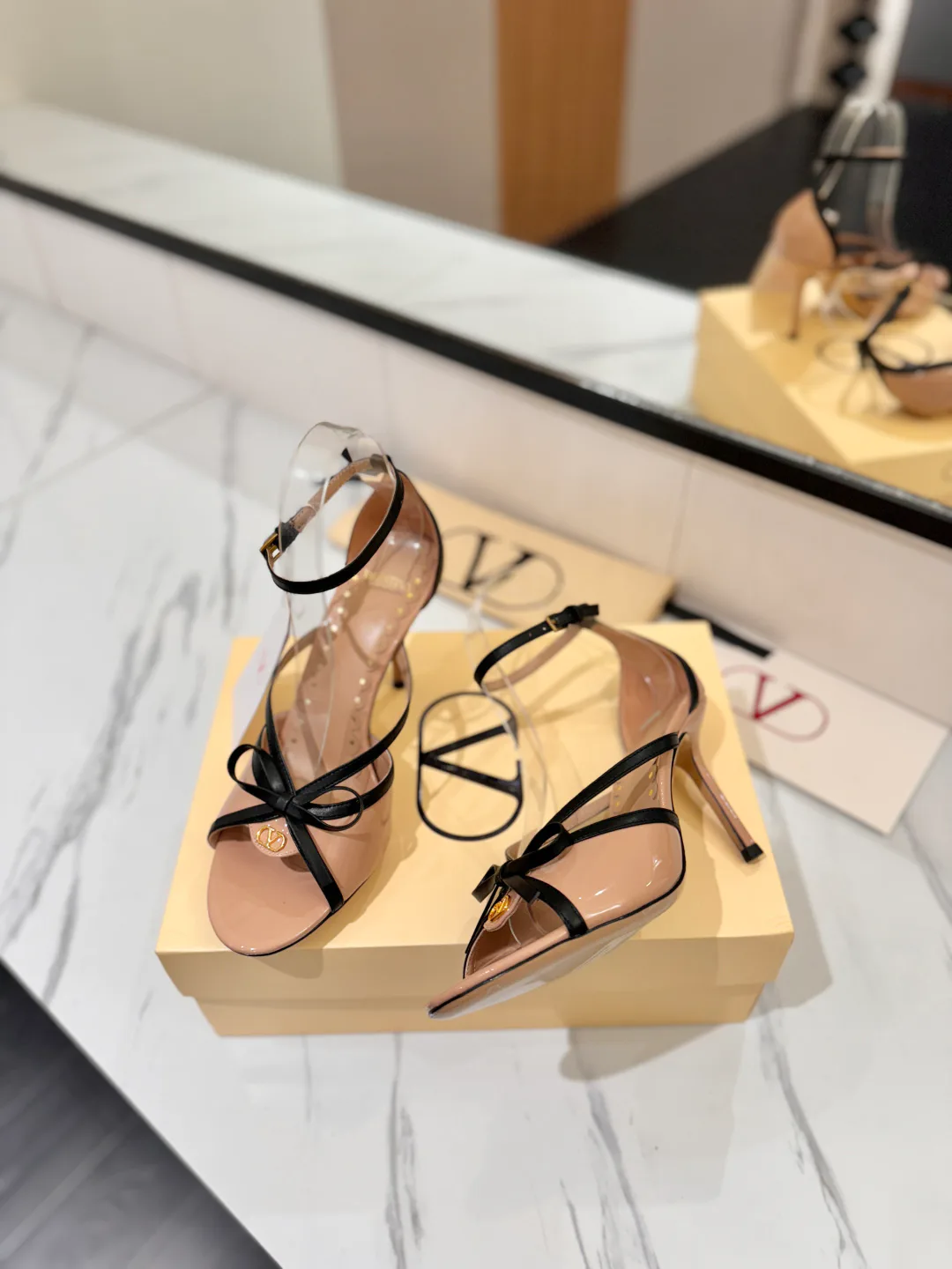 Босоножки Женские Valentino 10026776