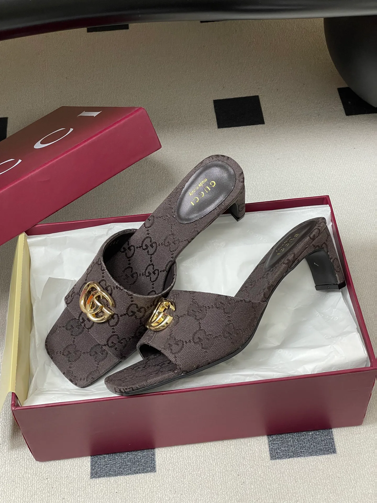 Босоножки Женские Gucci 10395318