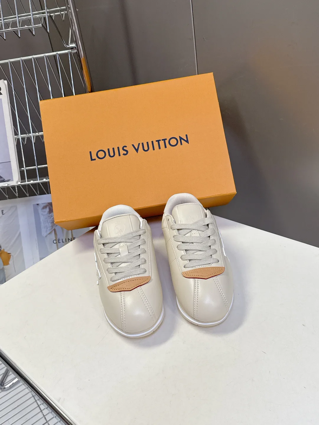 Кроссовки Женские Louis Vuitton 18005441