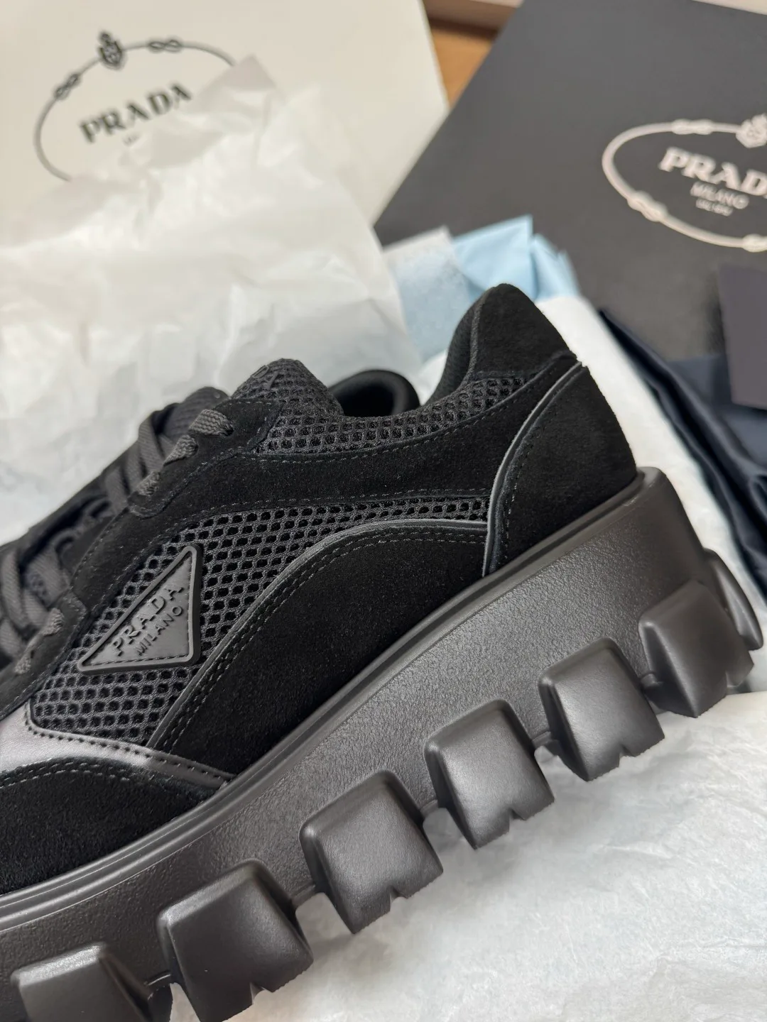 Кроссовки Женские Prada 18554590