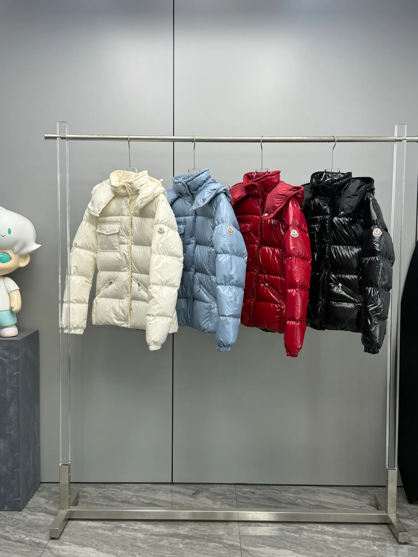 Куртки И Пуховики Женские Moncler 18710371