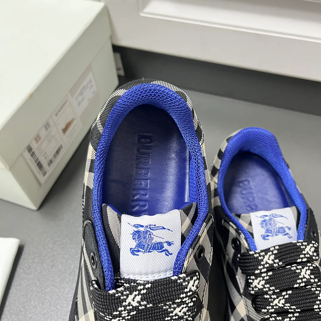 Кроссовки Женские Burberry 13267196