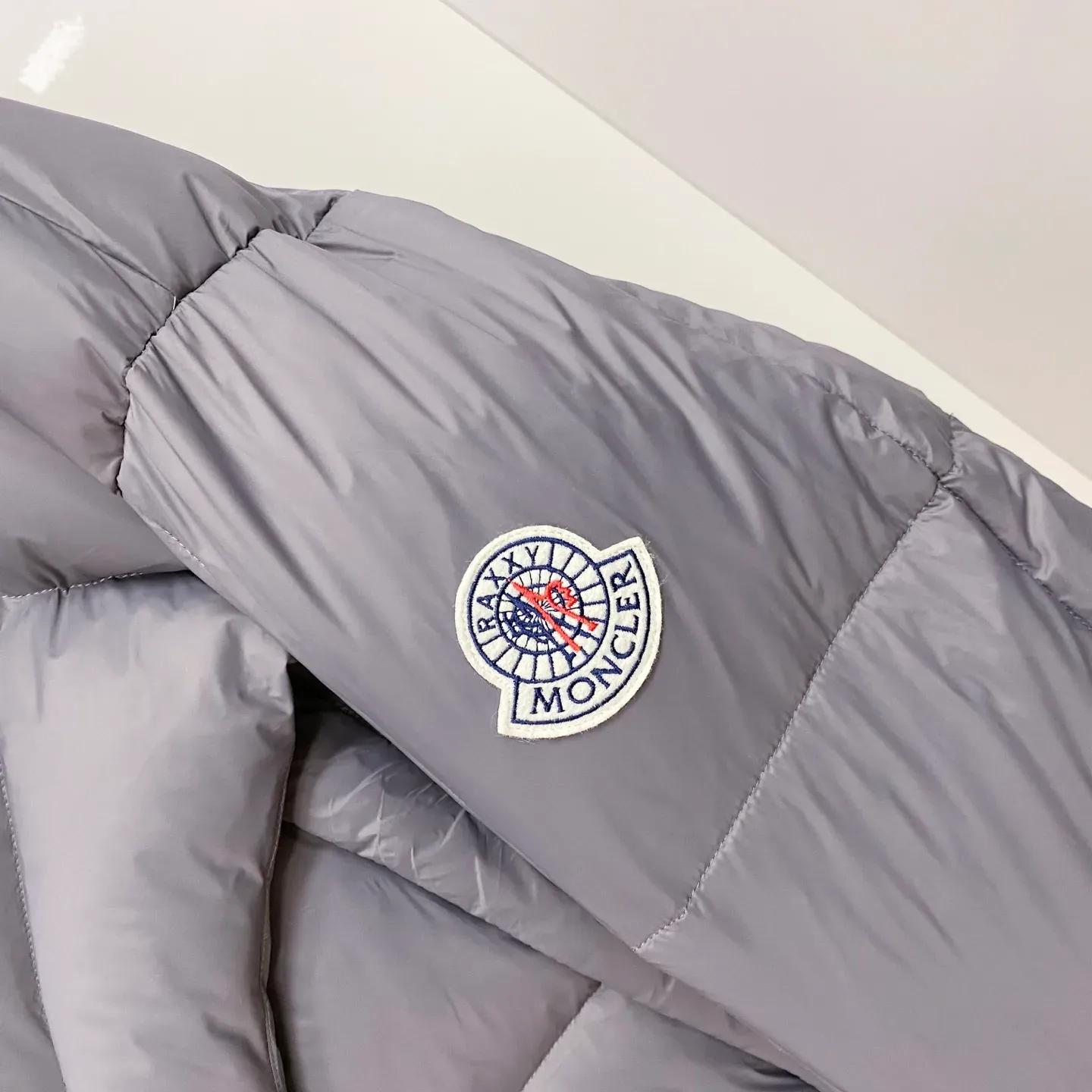 Куртки И Пуховики Мужские Moncler 1129754