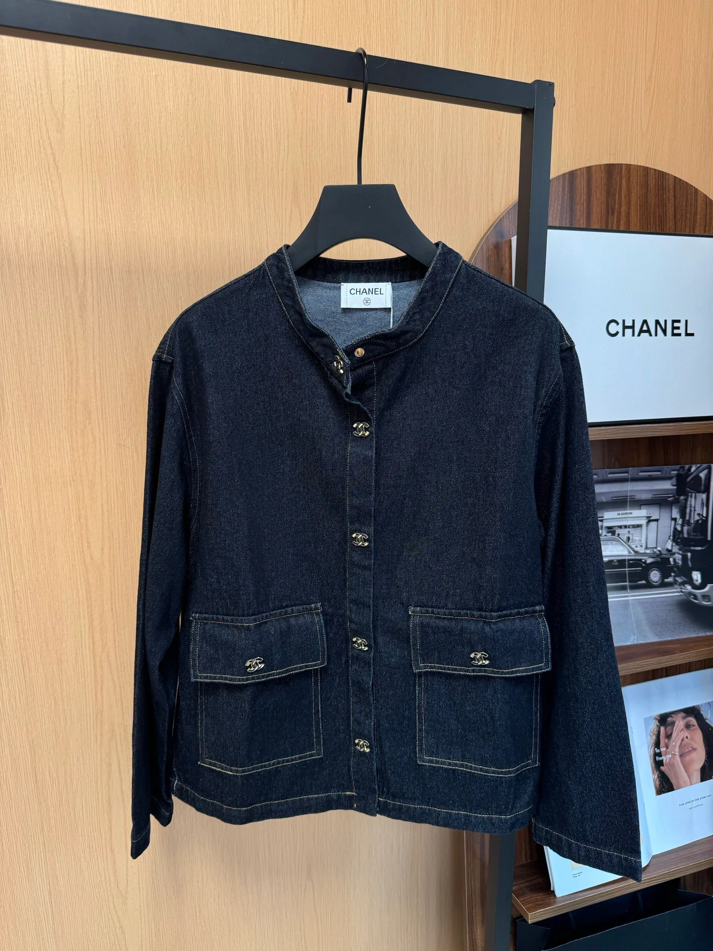 Куртки И Пуховики Женские Chanel 17892395
