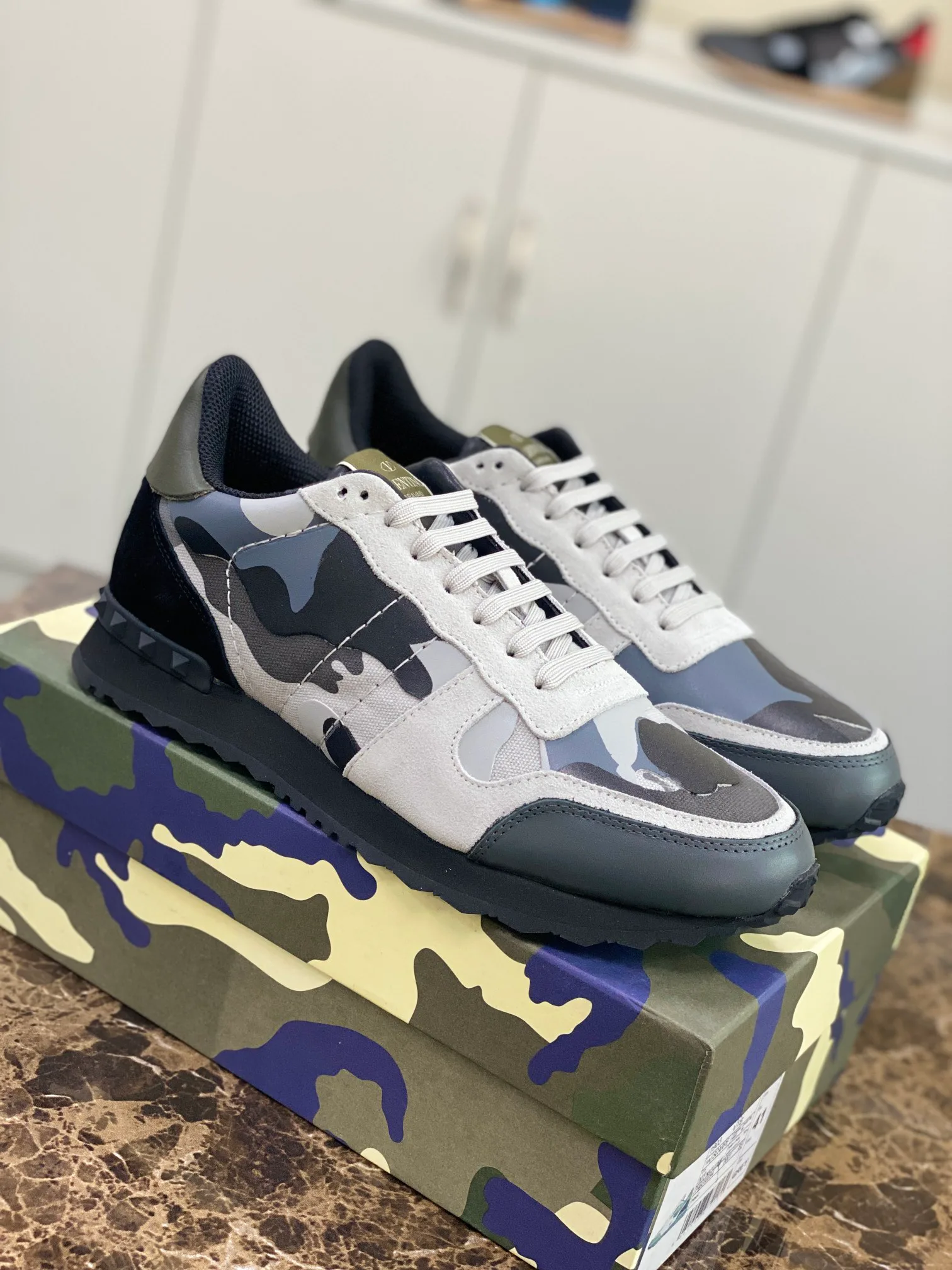 Кроссовки Женские Valentino 10736442