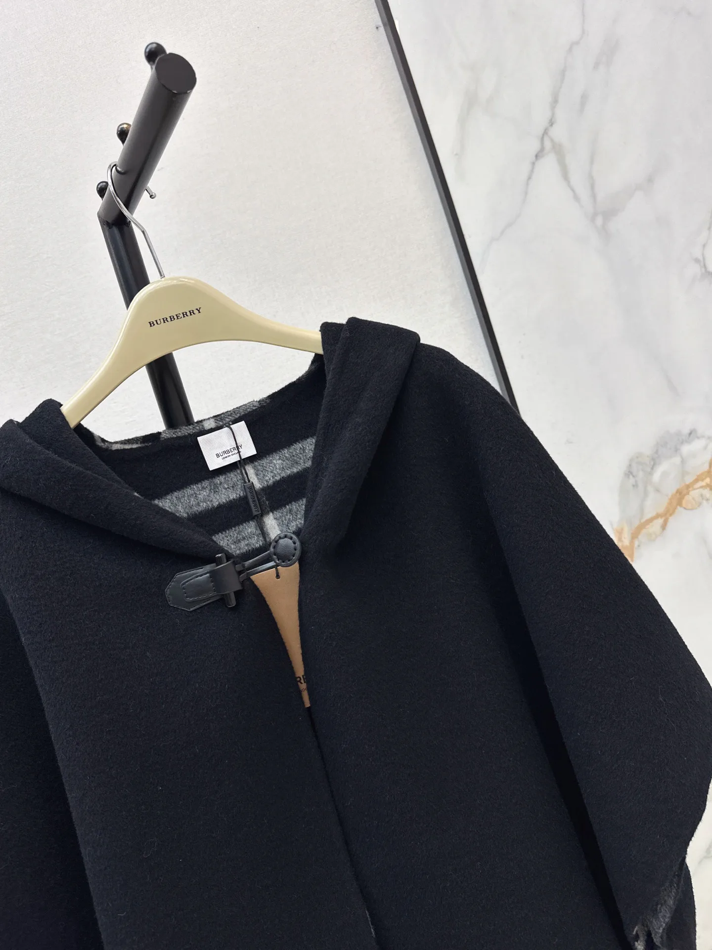 Пальто Женские Burberry 18407950