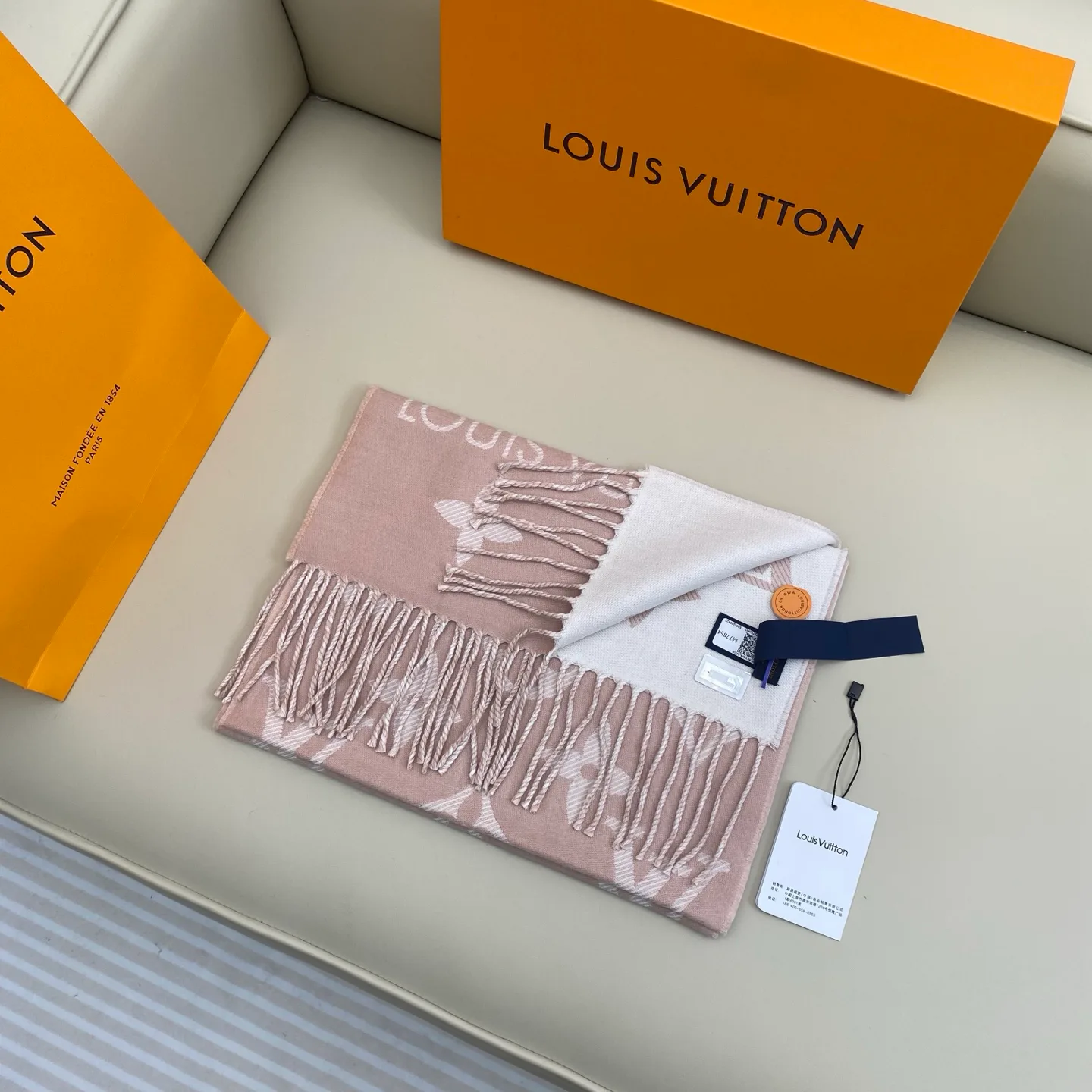 Шарфы Louis Vuitton 563343