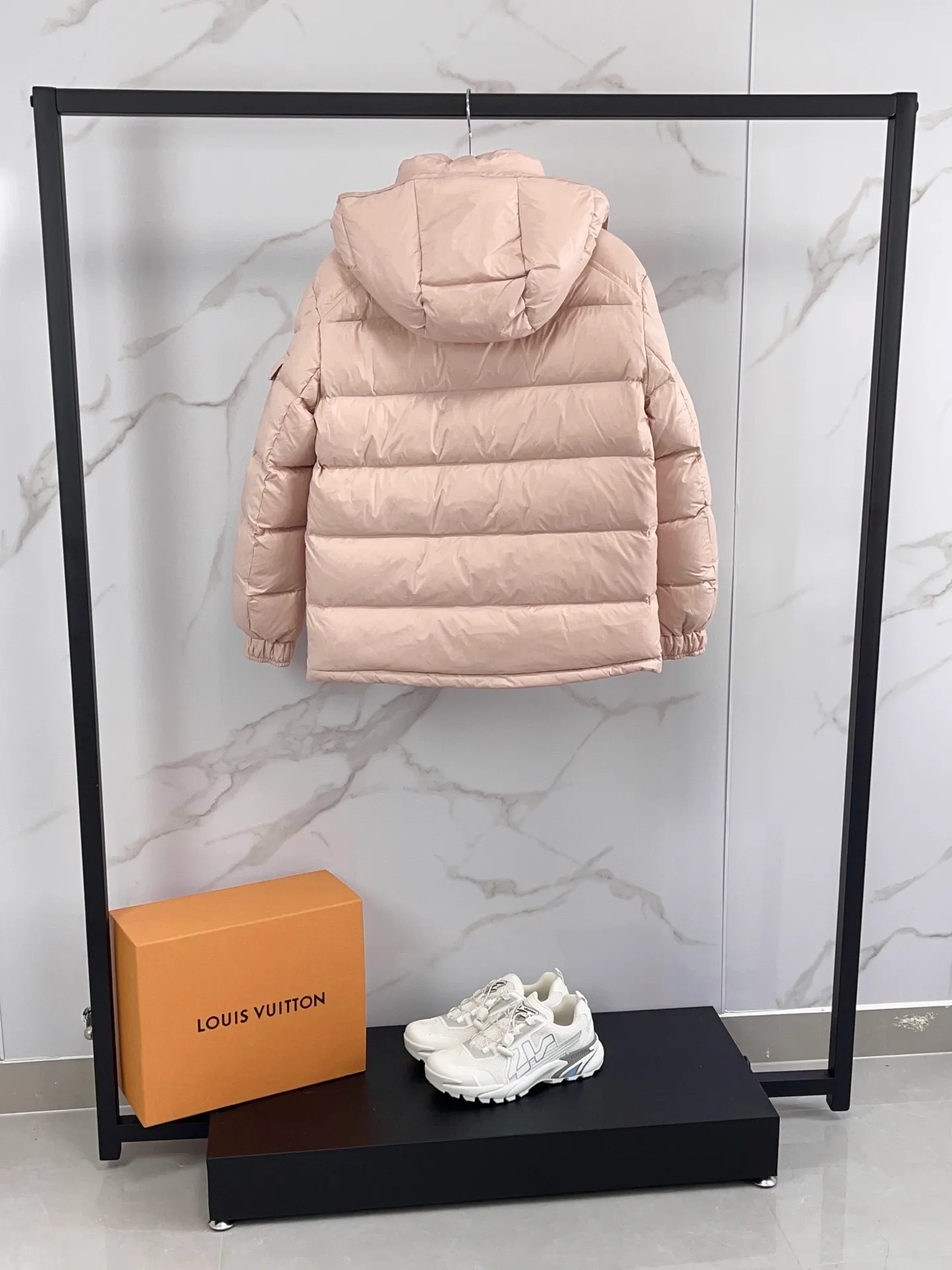 Куртки И Пуховики Женские Moncler 18391729