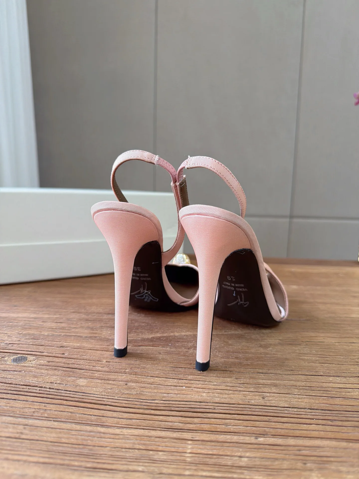 Туфли Женские Giuseppe Zanotti 19416010