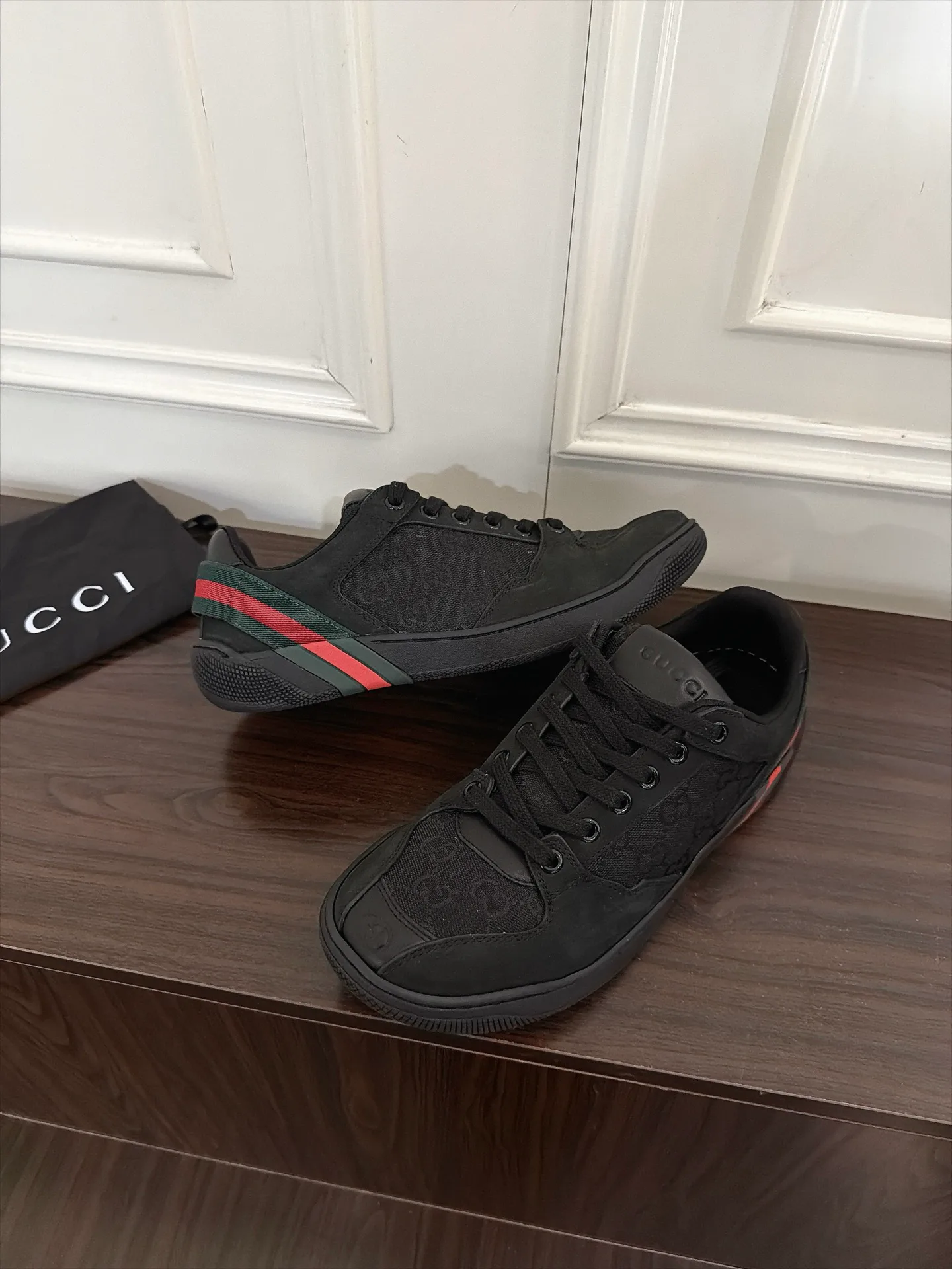Кроссовки Женские Gucci 18586674