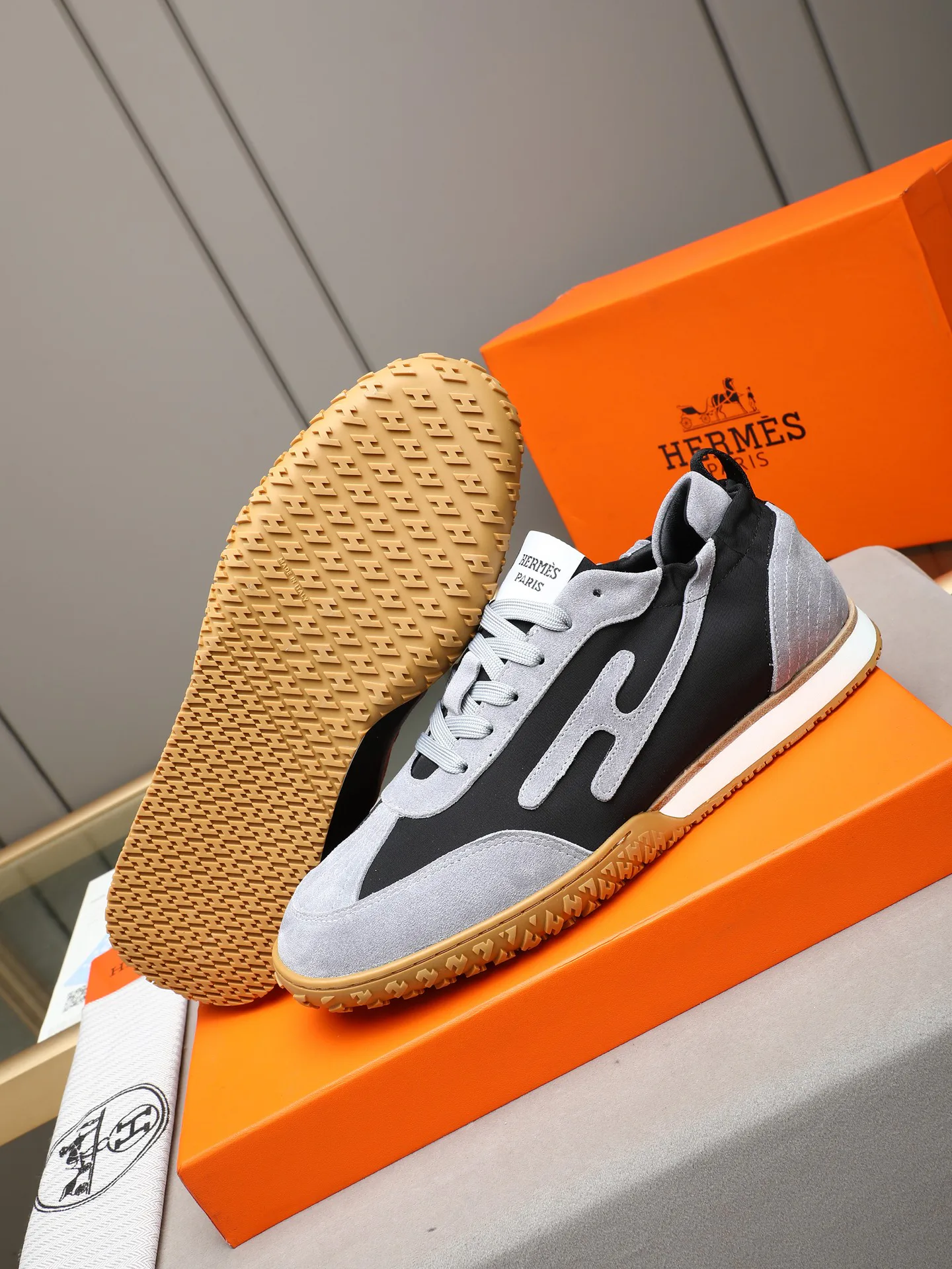 Кроссовки Женские Hermes 18531417