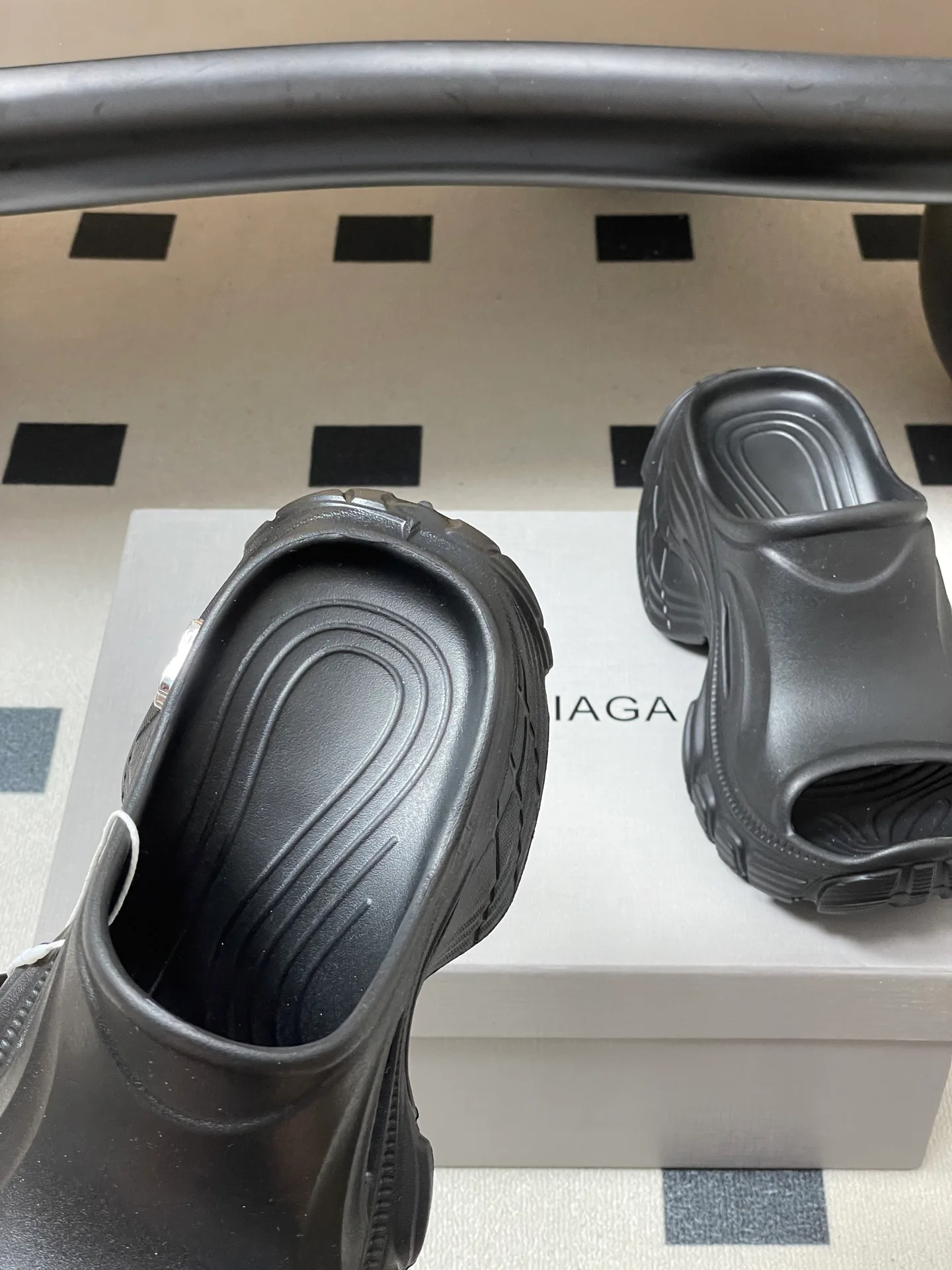 Шлепанцы Женские Balenciaga 12958228