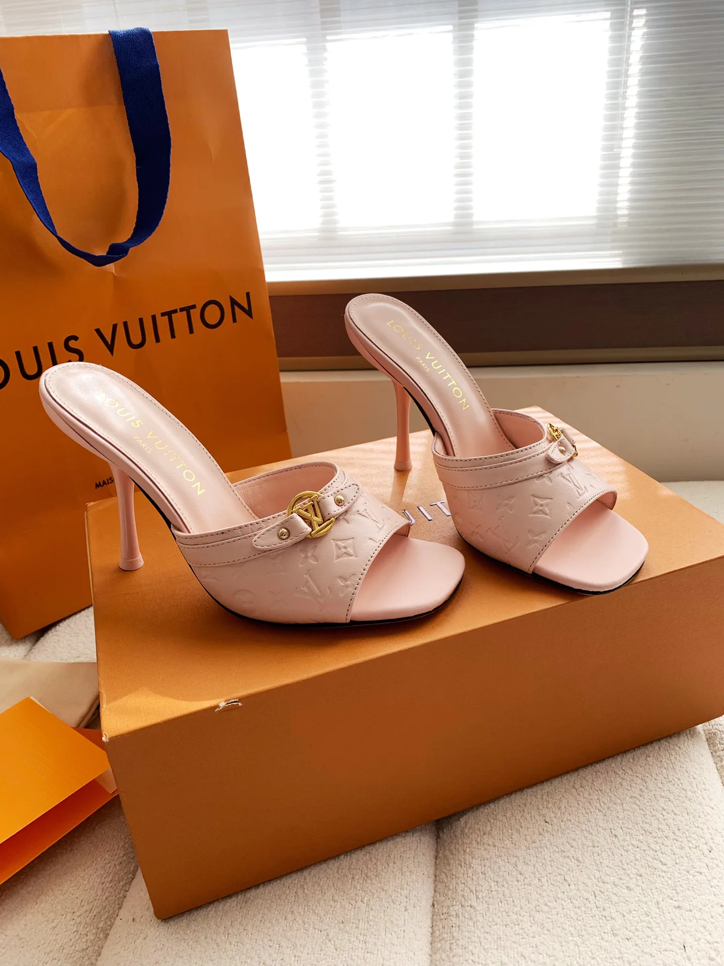 Босоножки Женские Louis Vuitton 10461969