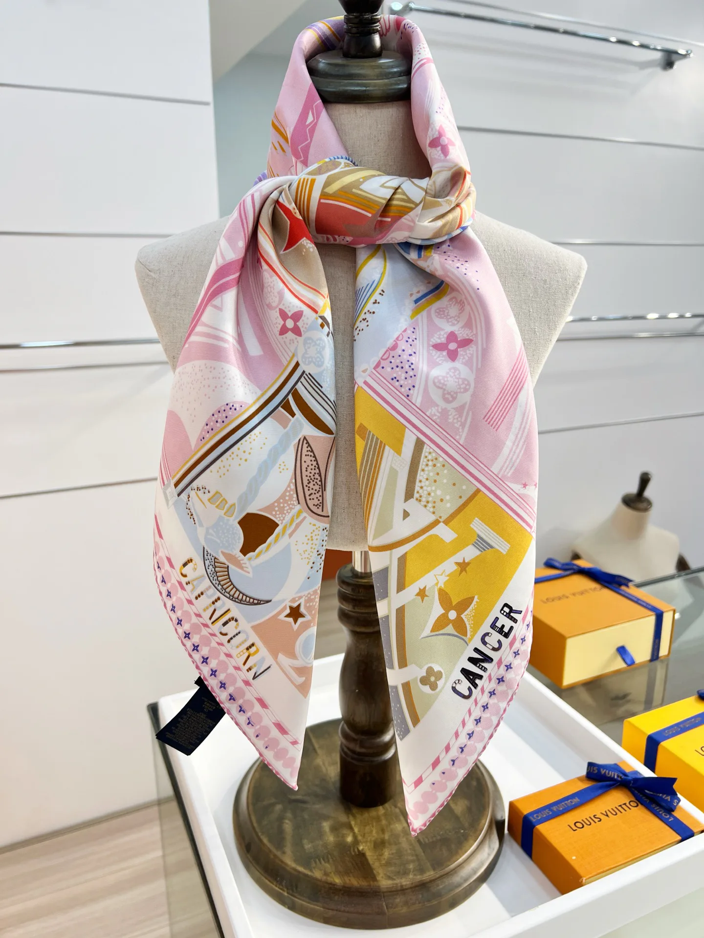 Платки Louis Vuitton 1883159