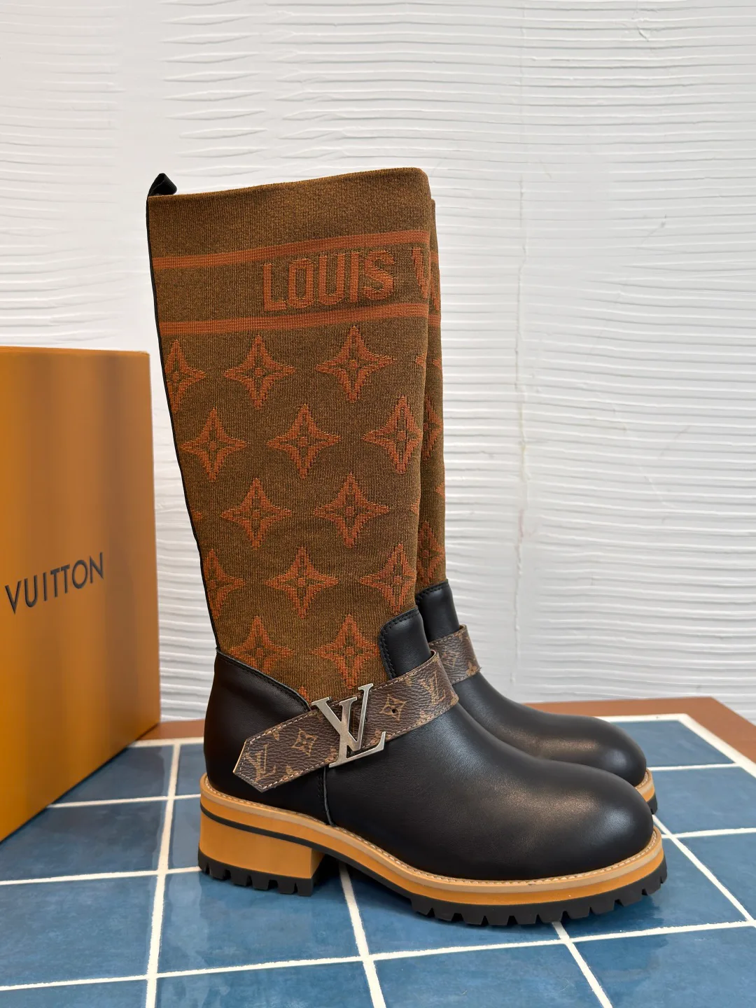 Сапоги Женские Louis Vuitton 18252050
