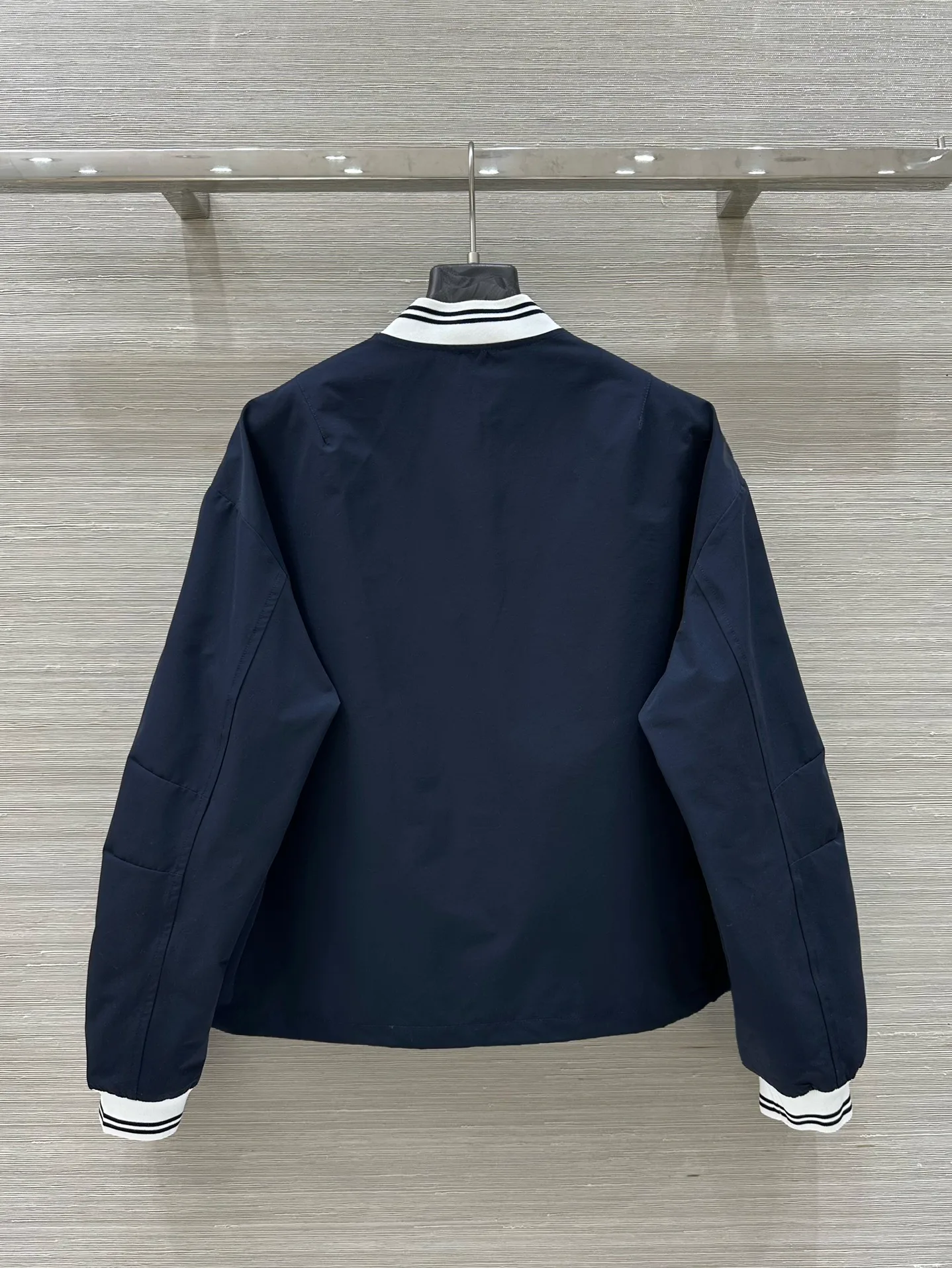 Куртки И Пуховики Женские Chanel 34201