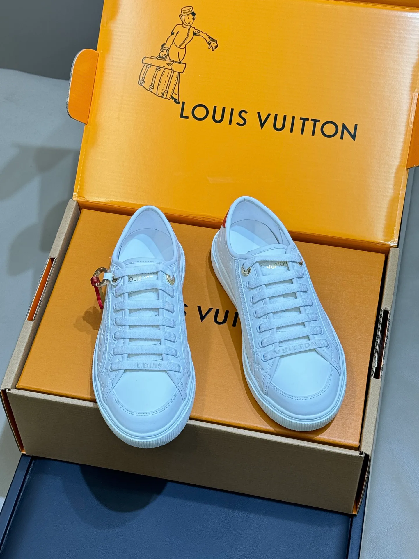 Кроссовки Женские Louis Vuitton 1920514