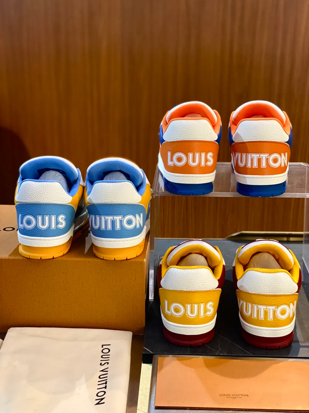 Кроссовки Женские Louis Vuitton 1276749