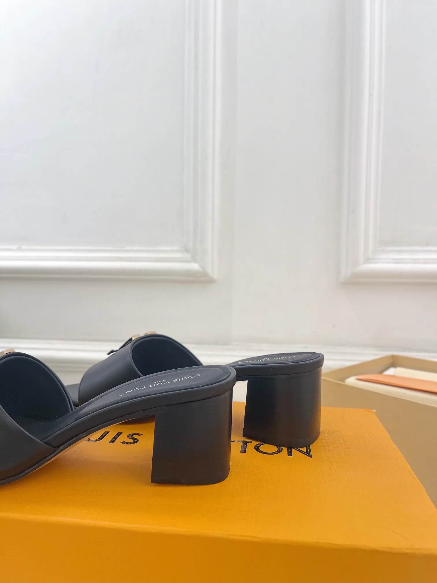 Босоножки Женские Louis Vuitton 14422