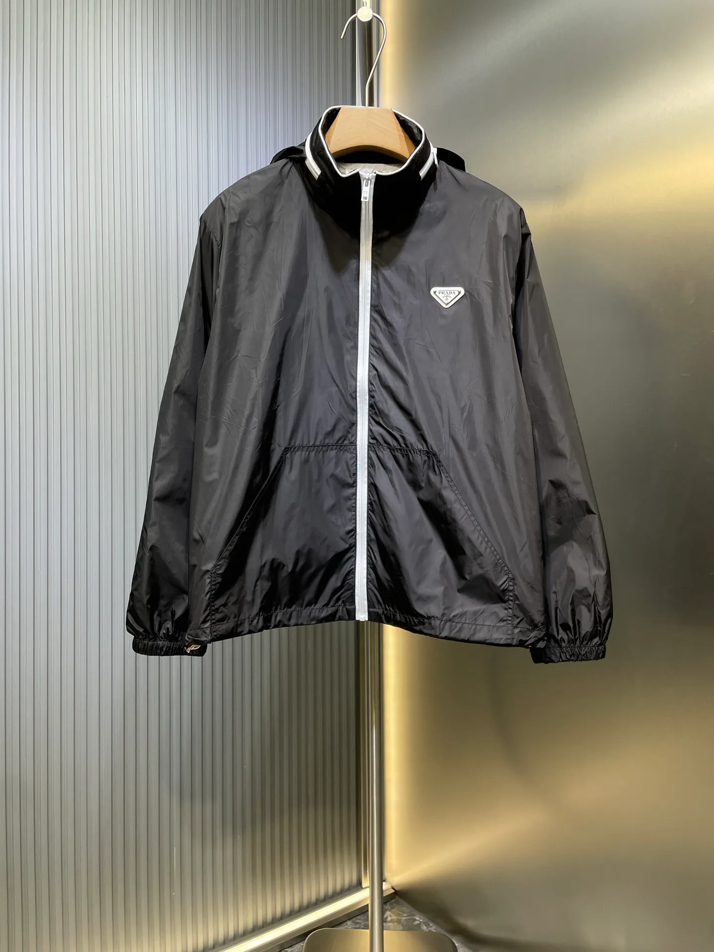 Куртки И Пуховики Мужские Prada 11386085