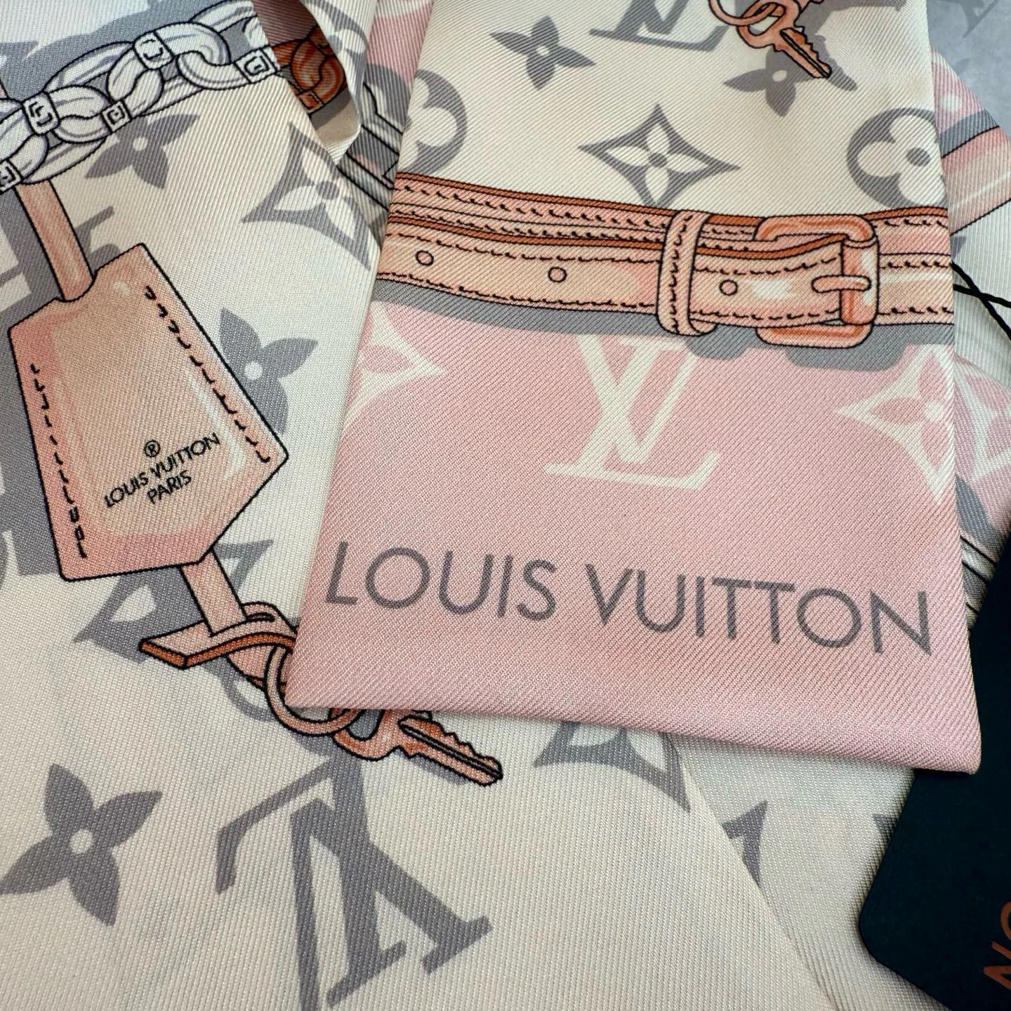 Шарфы Louis Vuitton 23385