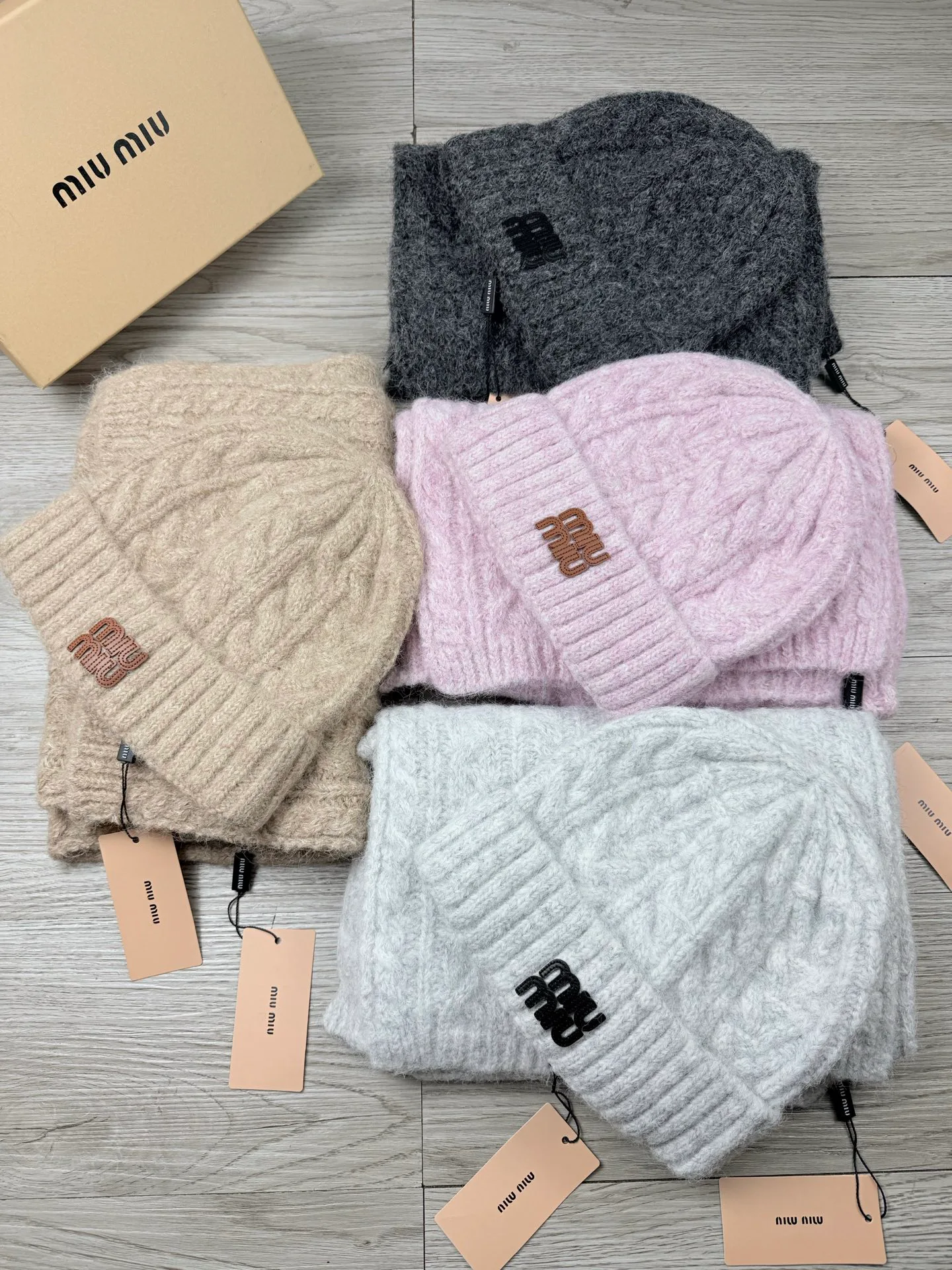 Головные Уборы Miu Miu 18549261