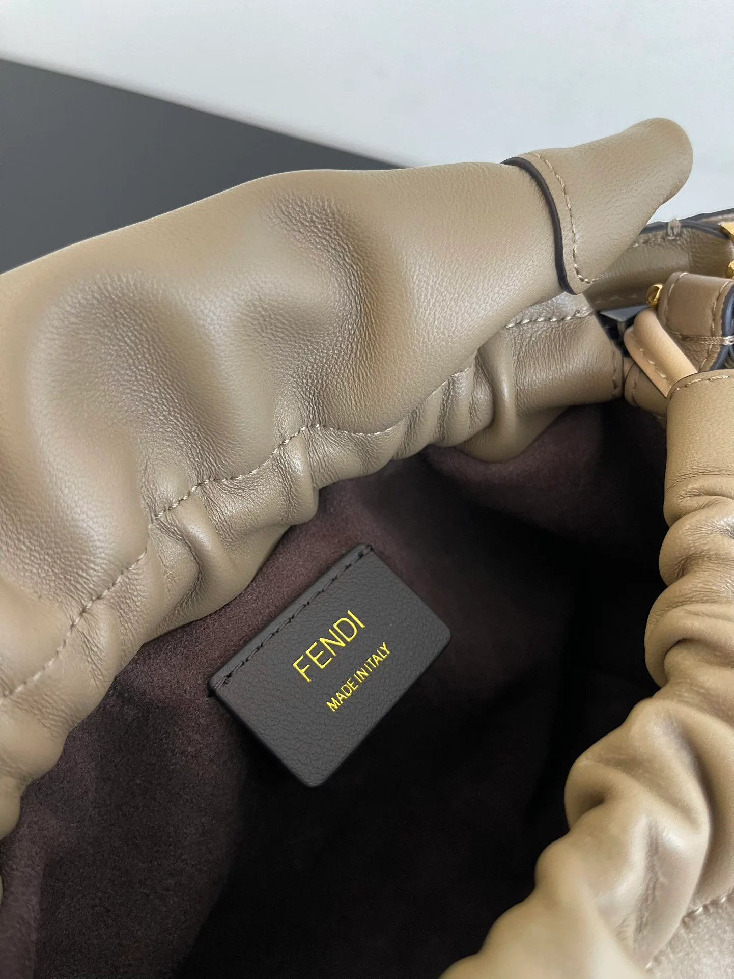 Классические Сумки Женские Fendi 13546207