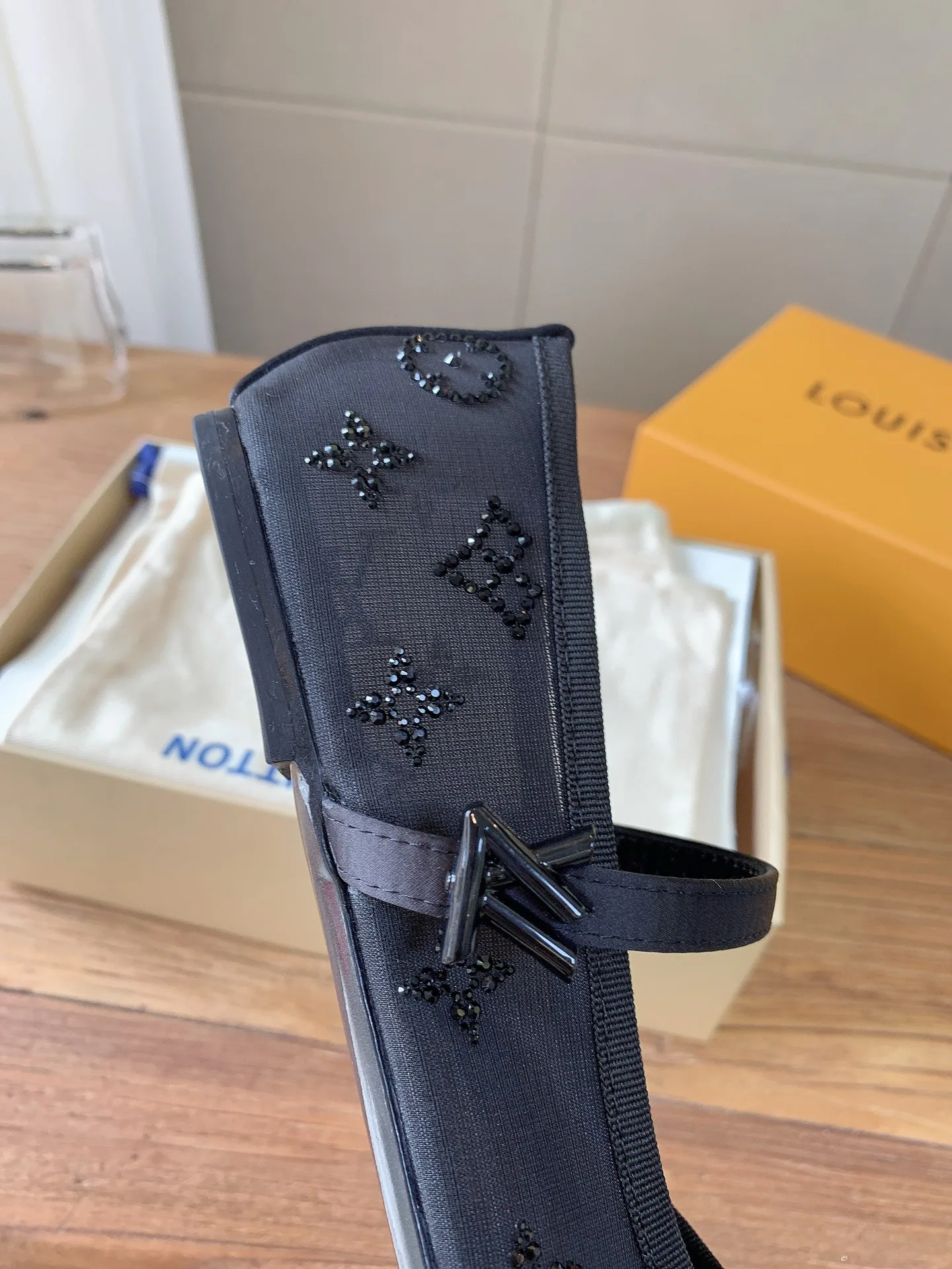 Балетки Женские Louis Vuitton 18365400