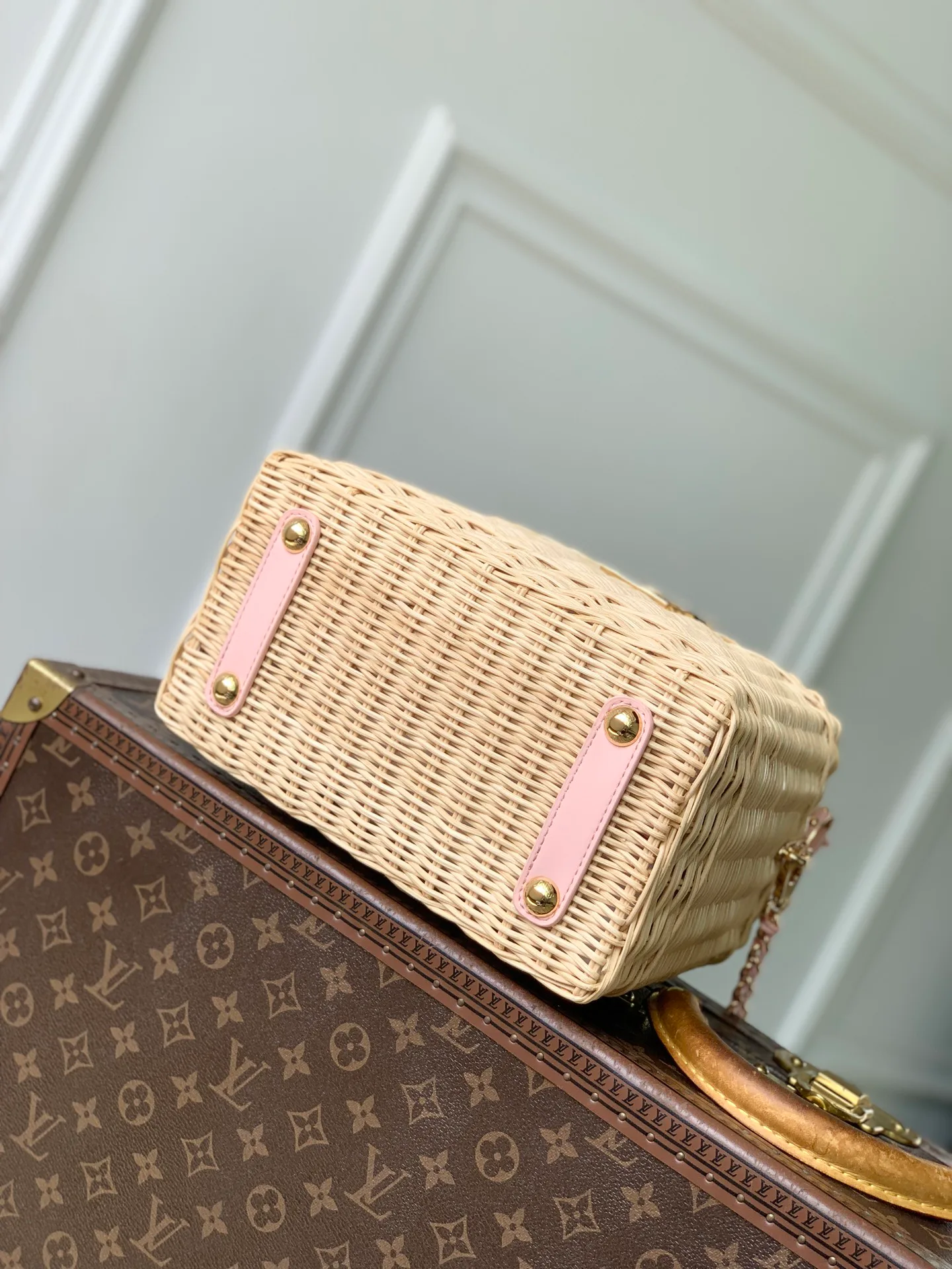 Классические Сумки Женские Louis Vuitton 18147579