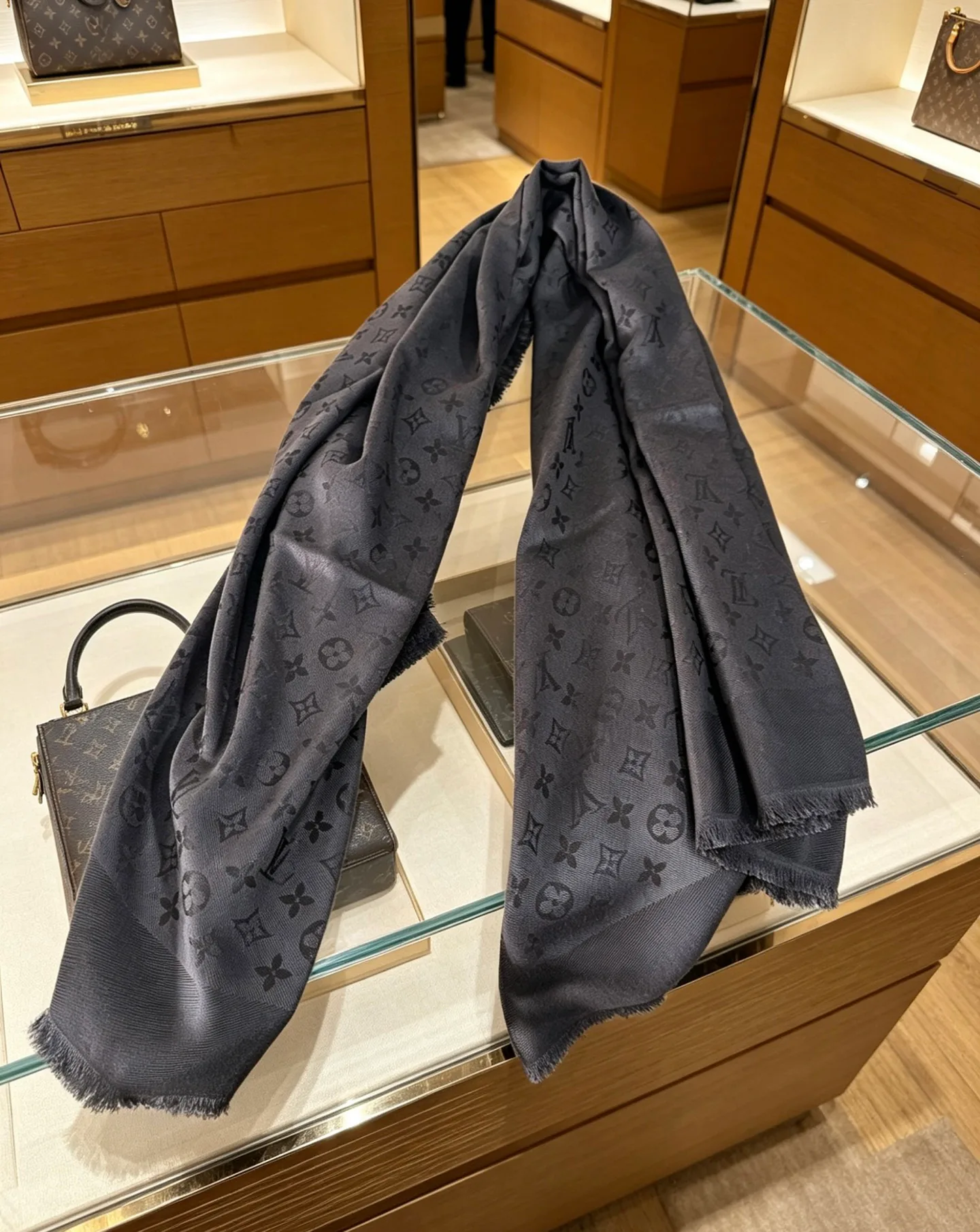 Шарфы Louis Vuitton 15150454