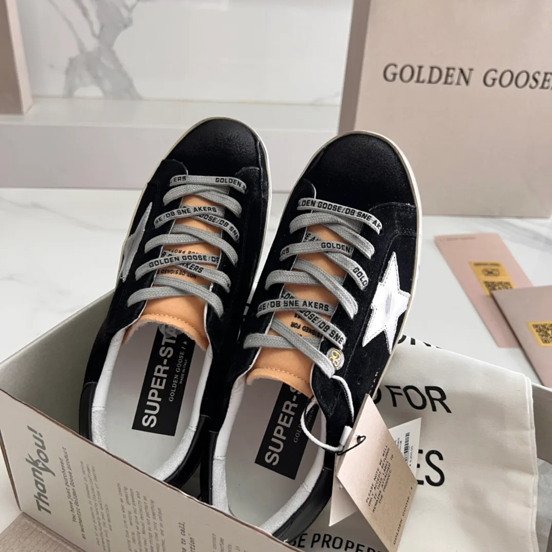 Кроссовки Женские Golden Goose 16995656