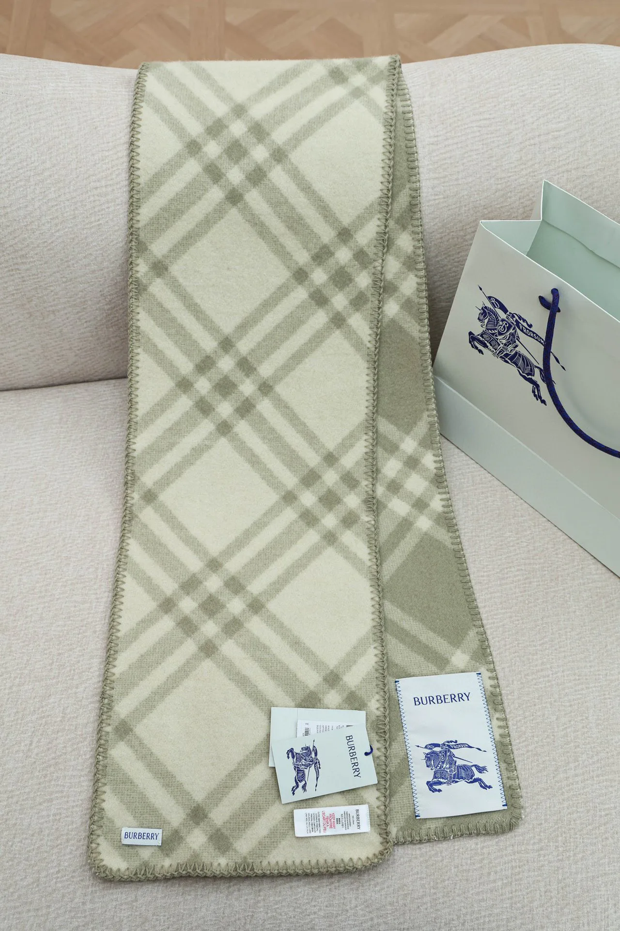 Шарфы Burberry 1674482