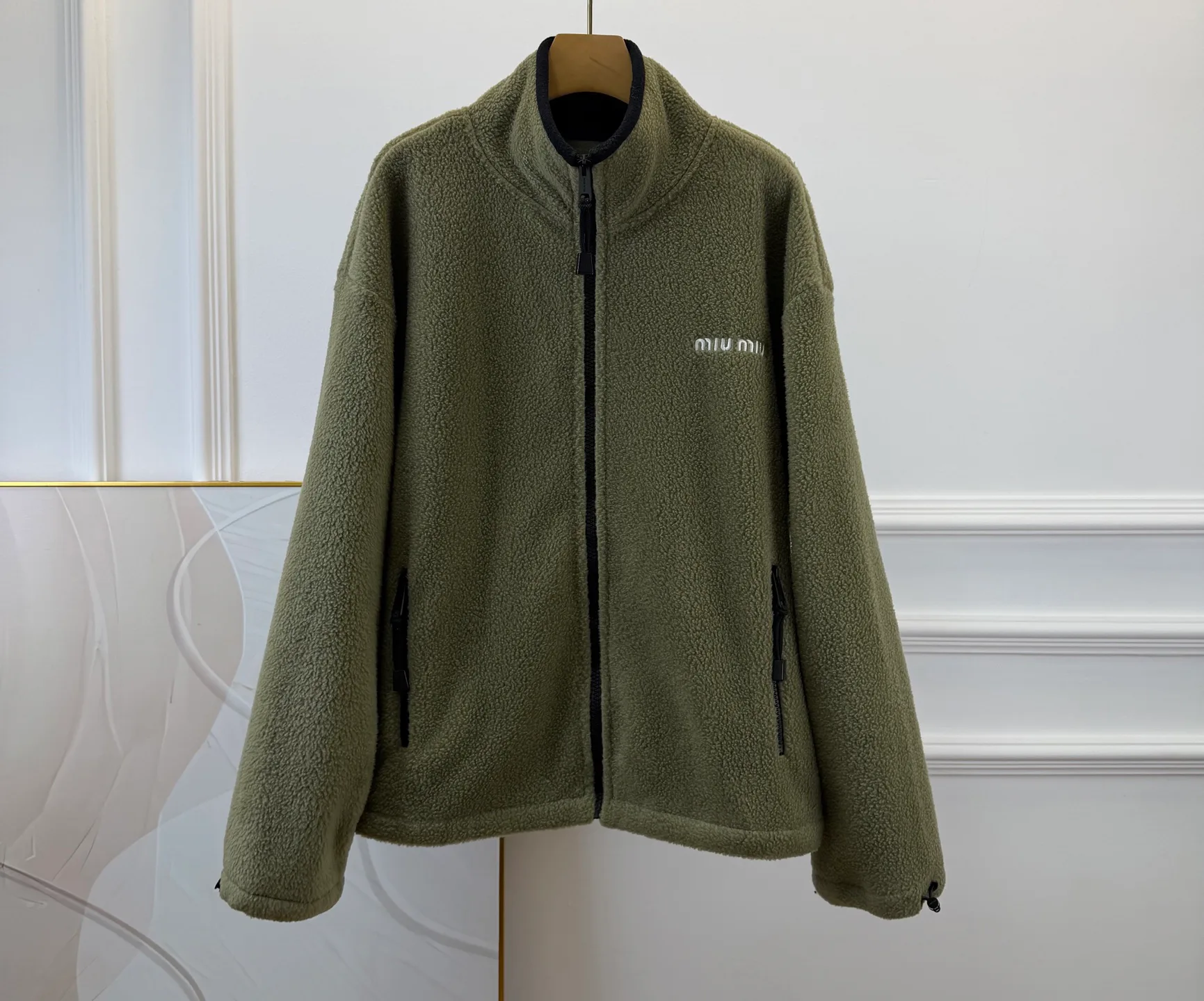 Куртки И Пуховики Женские Miu Miu 18767423