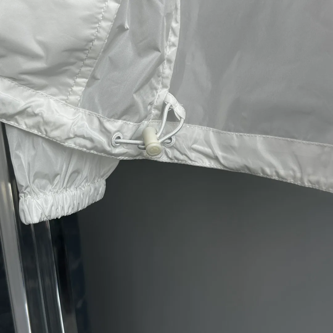 Куртки И Пуховики Женские Moncler 11057002