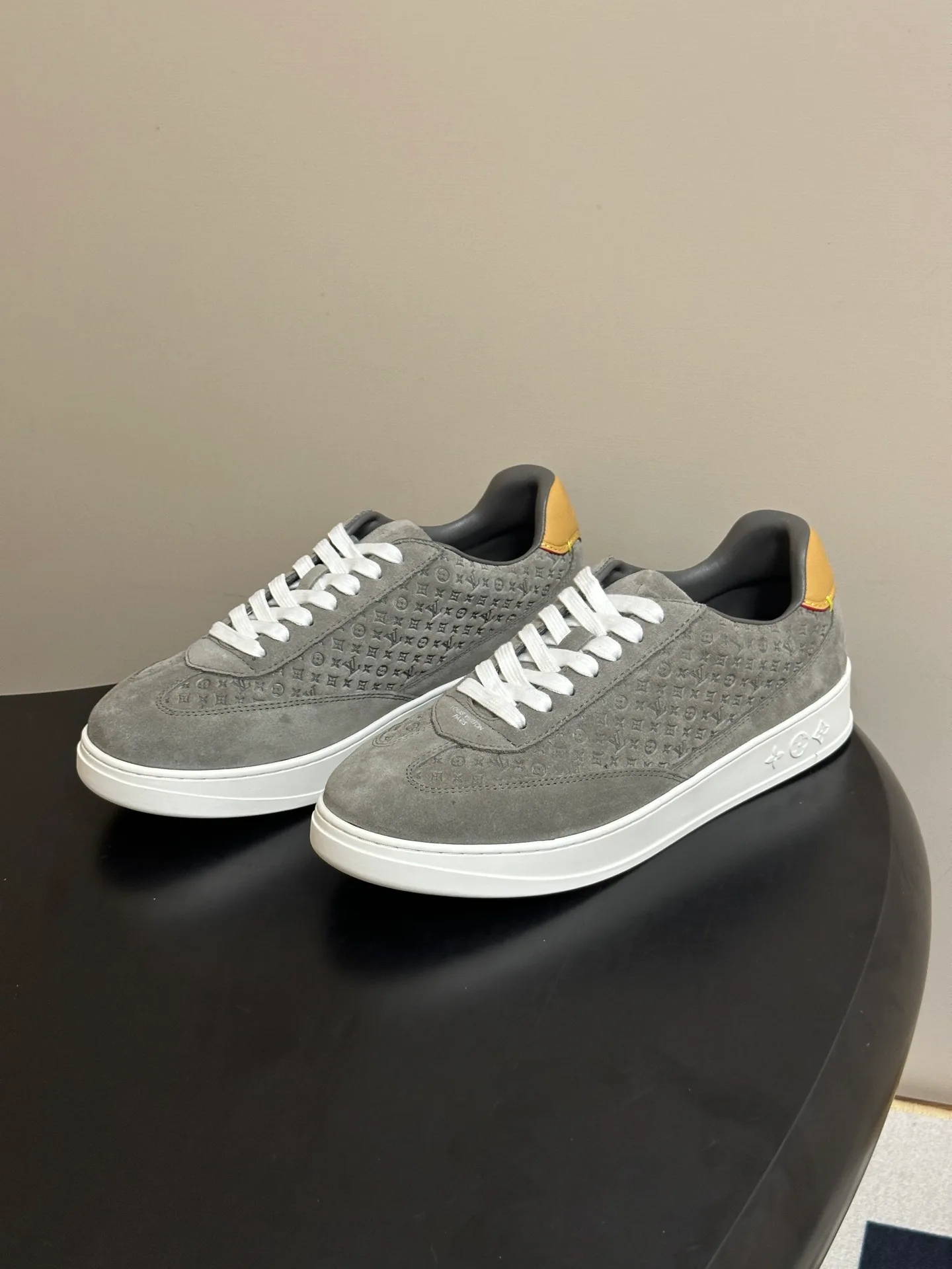 Кроссовки Мужские Louis Vuitton 18340908