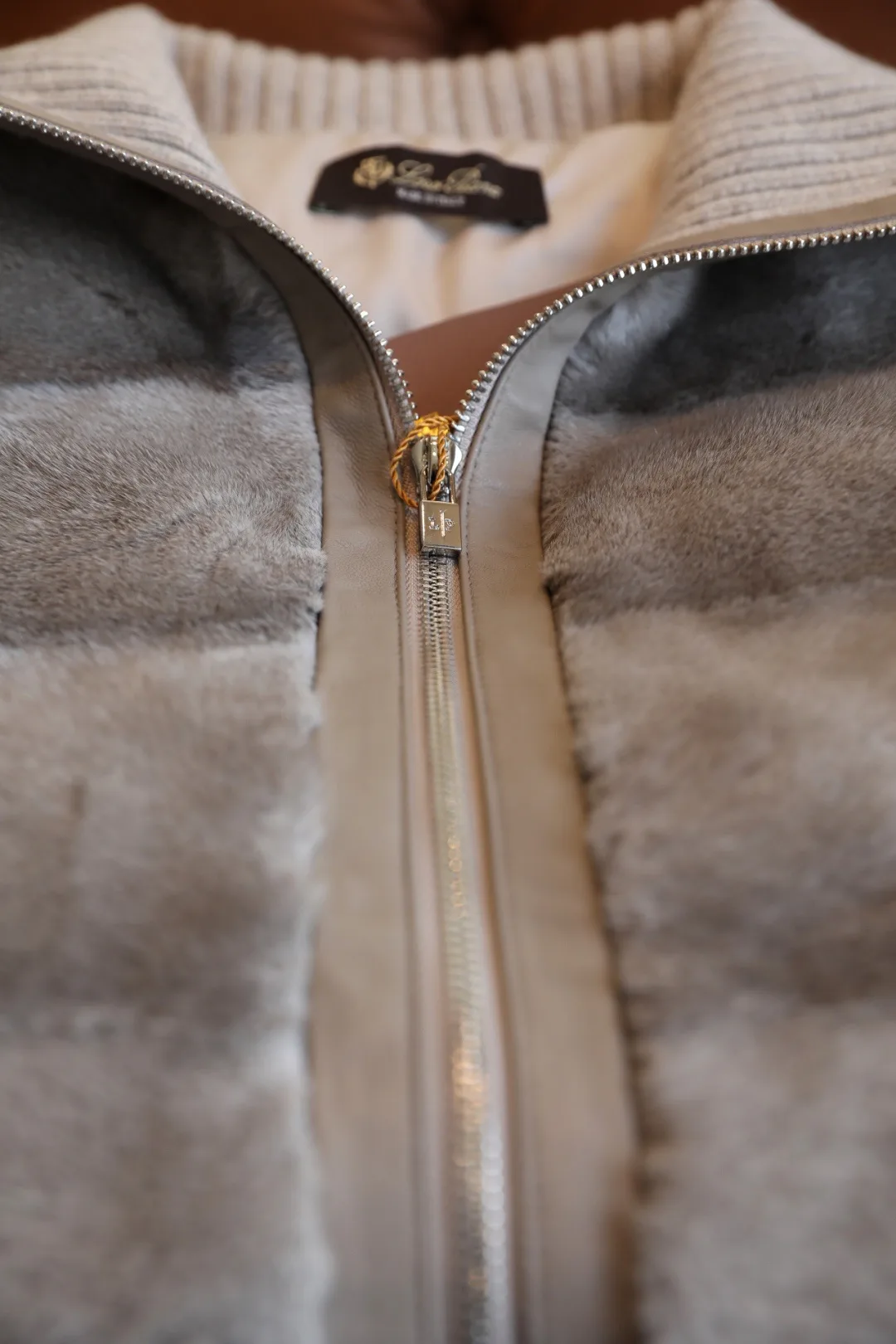 Куртки И Пуховики Женские Loro Piana 18265951